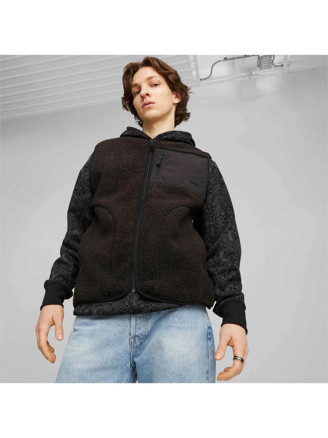 Куртки и дубленки PUMA Classics Sherpa Vest модель 625228 Куртки и дубленки PUMA Classics Sherpa Vest модель 625228 Фото