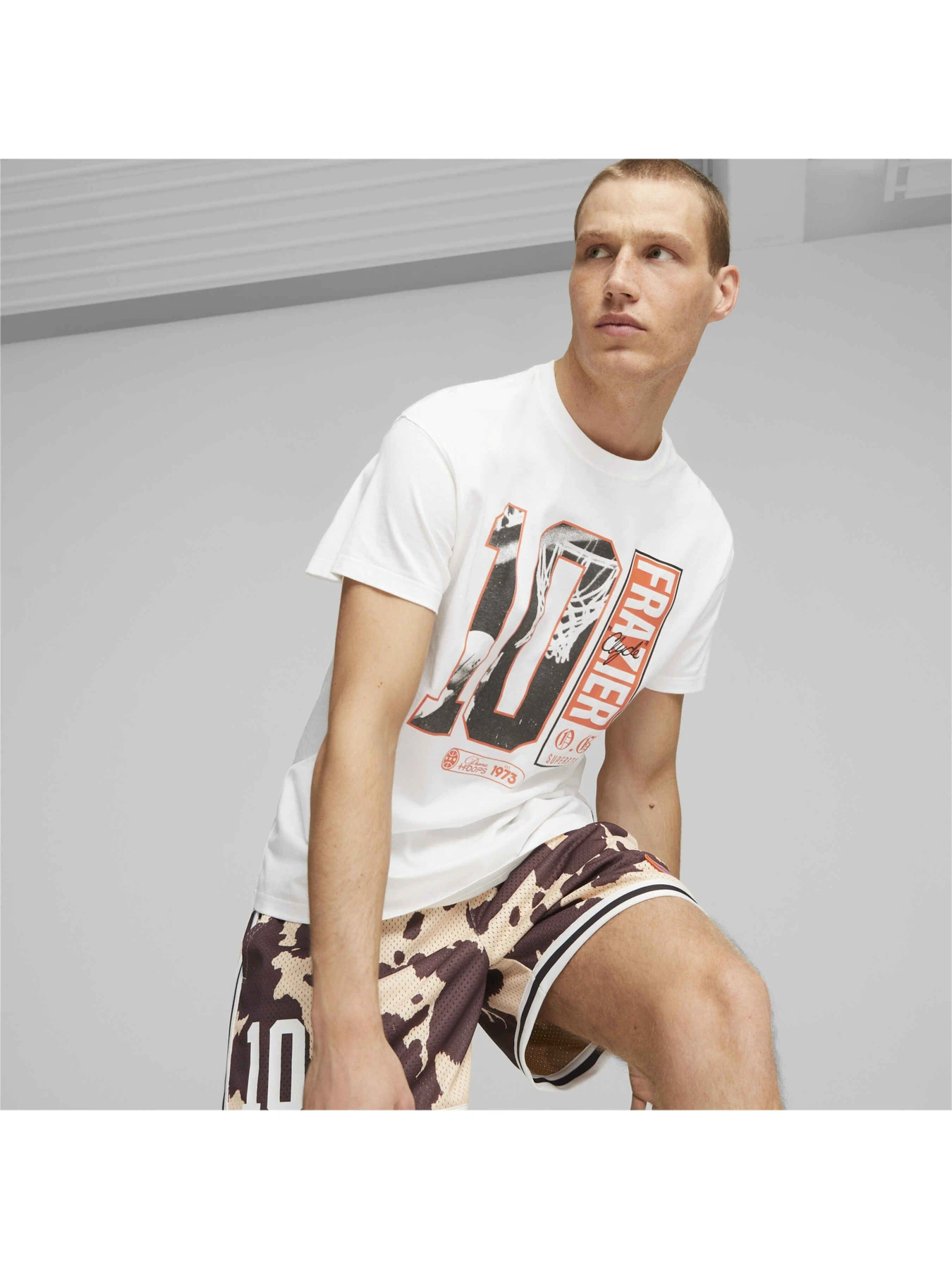 Футболки і поло PUMA Clydes Closet Ss Tee модель 622036 Футболки і поло PUMA Clydes Closet Ss Tee модель 622036 Фото