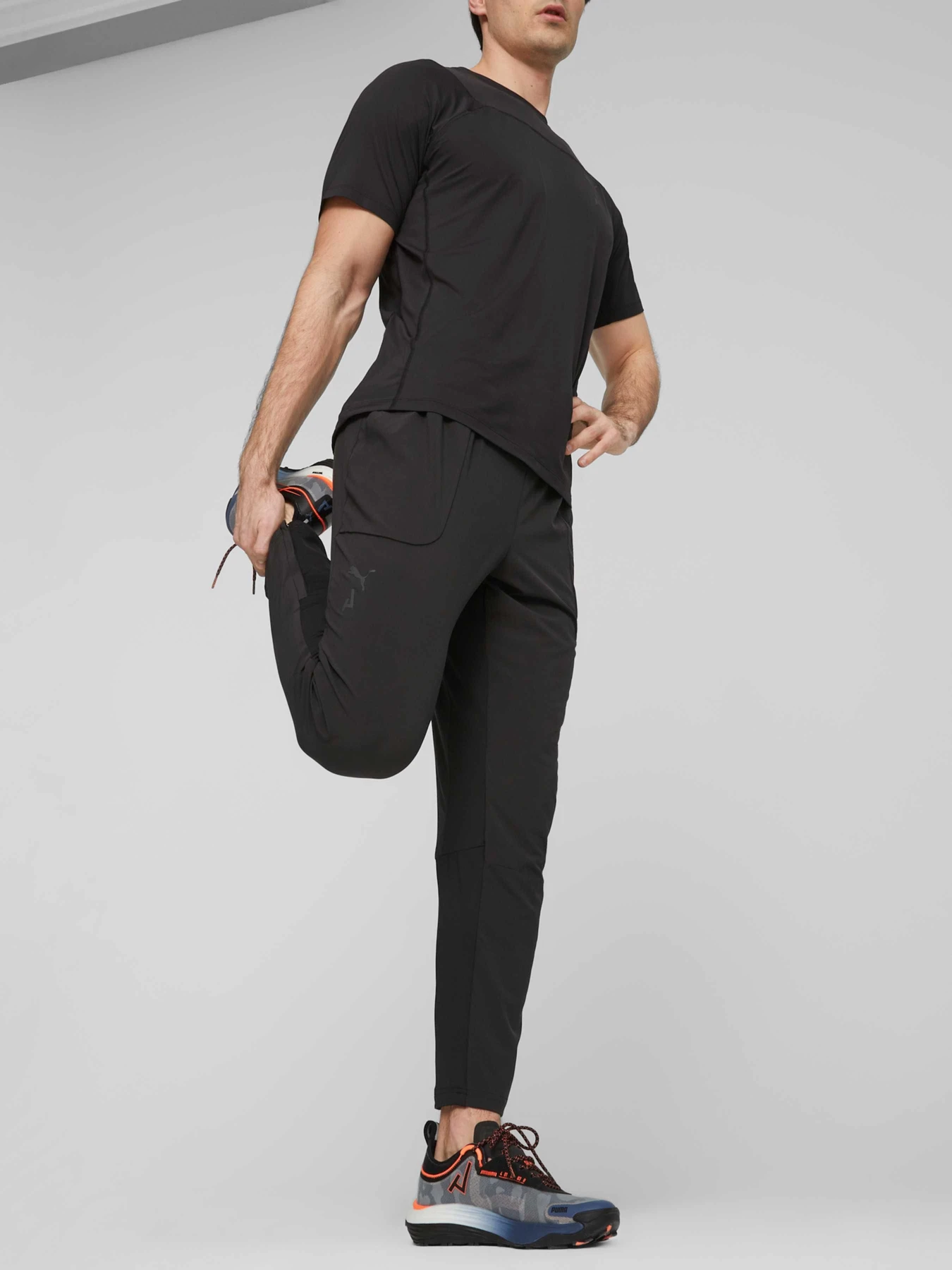 Брюки PUMA M Seasons Ltwght Trail Pant модель 524135 Брюки PUMA M Seasons Ltwght Trail Pant модель 524135 Фото