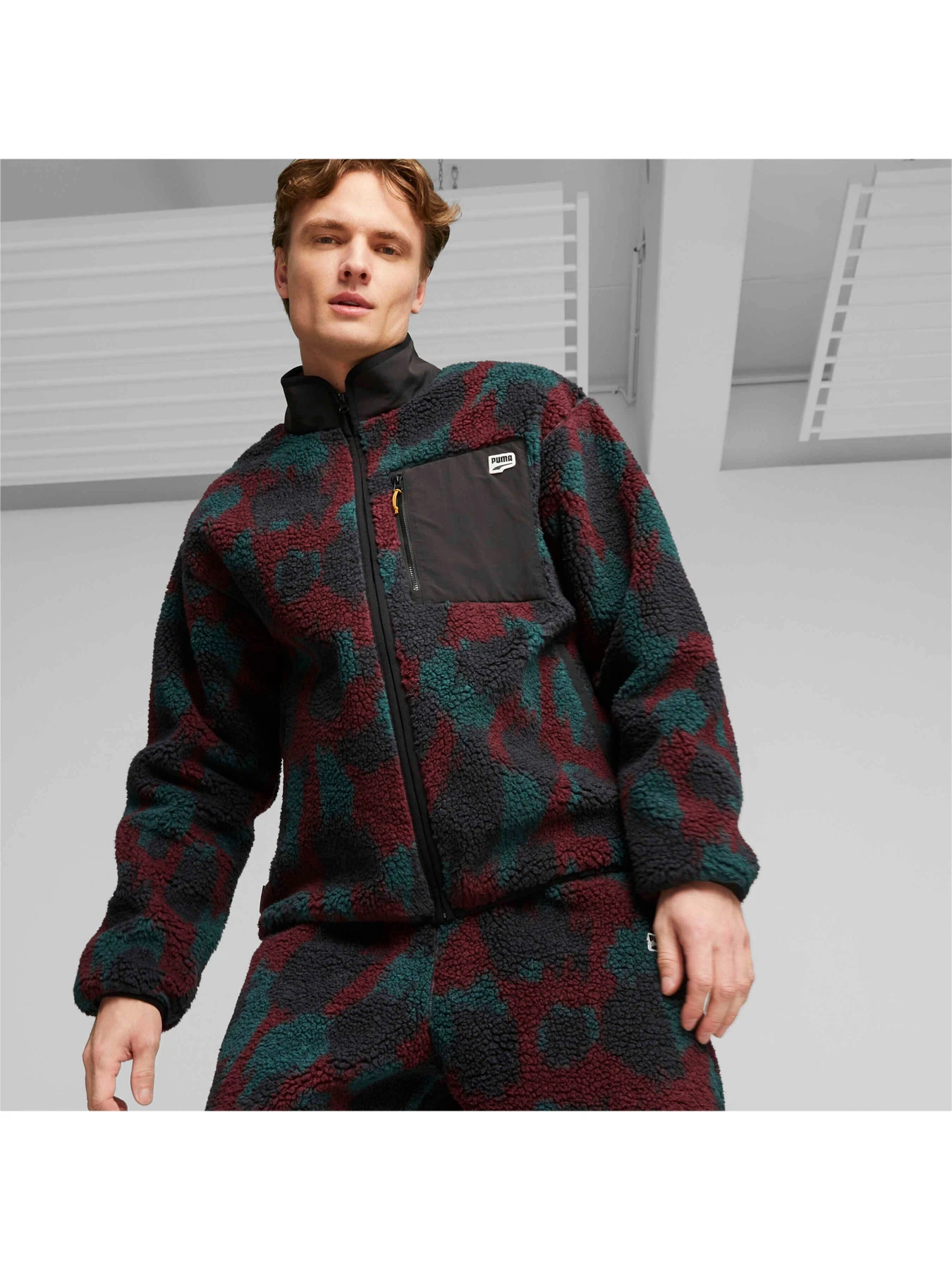 Куртки и дубленки PUMA Downtown Aop Sherpa Jacket модель 621677 Фото