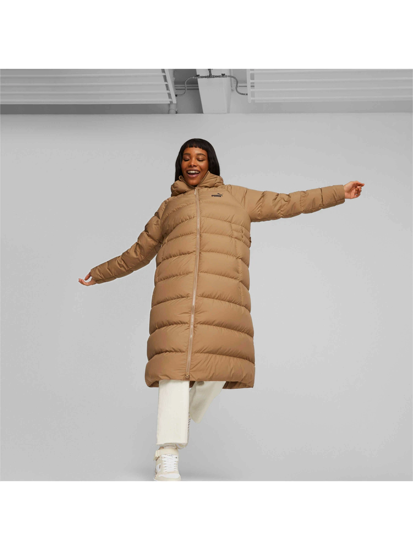 Куртки и дубленки PUMA Long Hooded Down Coat модель 675365 Куртки и дубленки PUMA Long Hooded Down Coat модель 675365 Фото