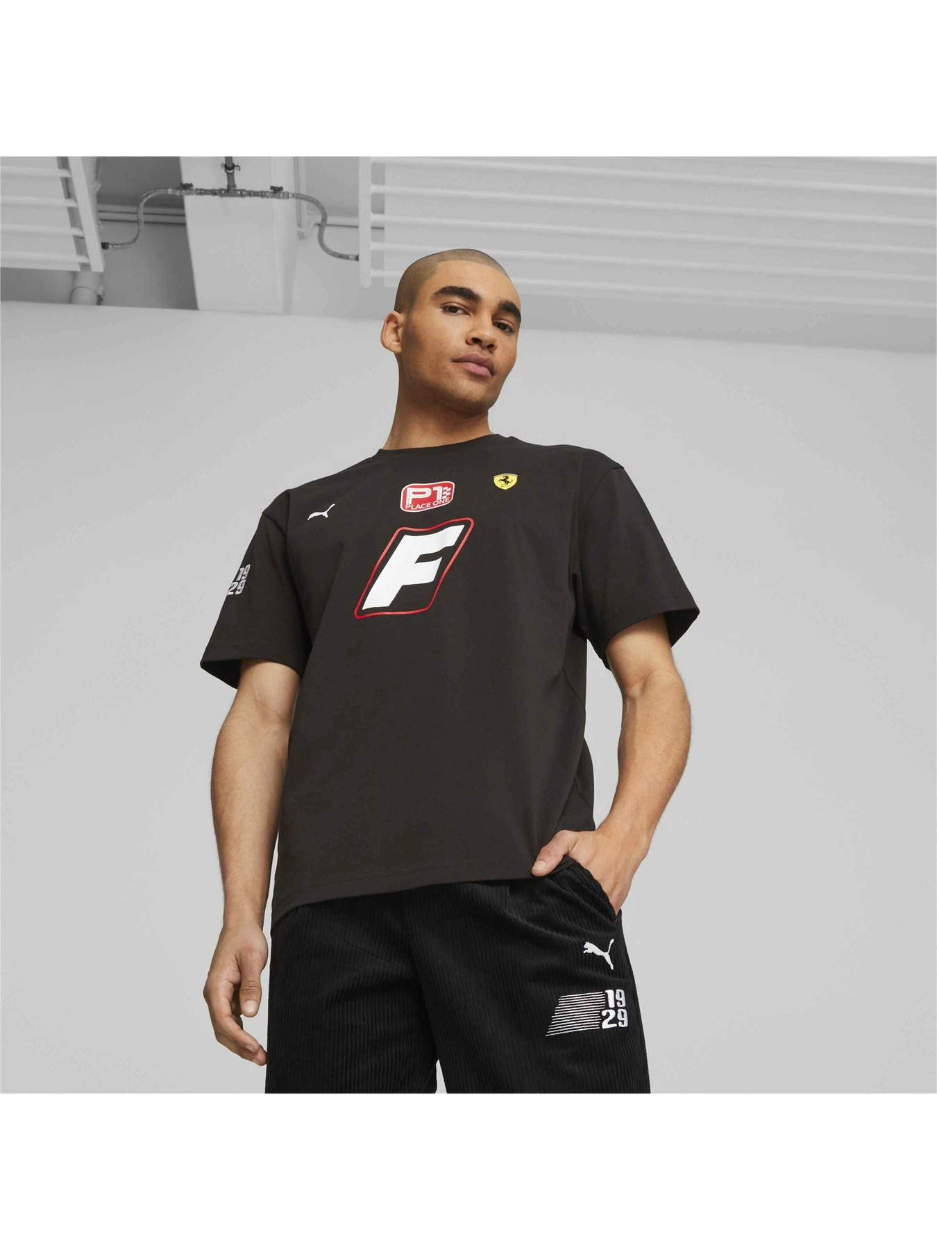 Футболки и поло PUMA Ferrari Race Garage Crew Tee модель 621122 Футболки и поло PUMA Ferrari Race Garage Crew Tee модель 621122 Фото