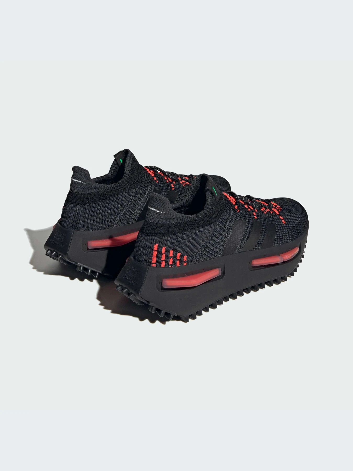 Кроссовки Adidas NMD модель IE4588 Кроссовки Adidas NMD модель IE4588 Фото
