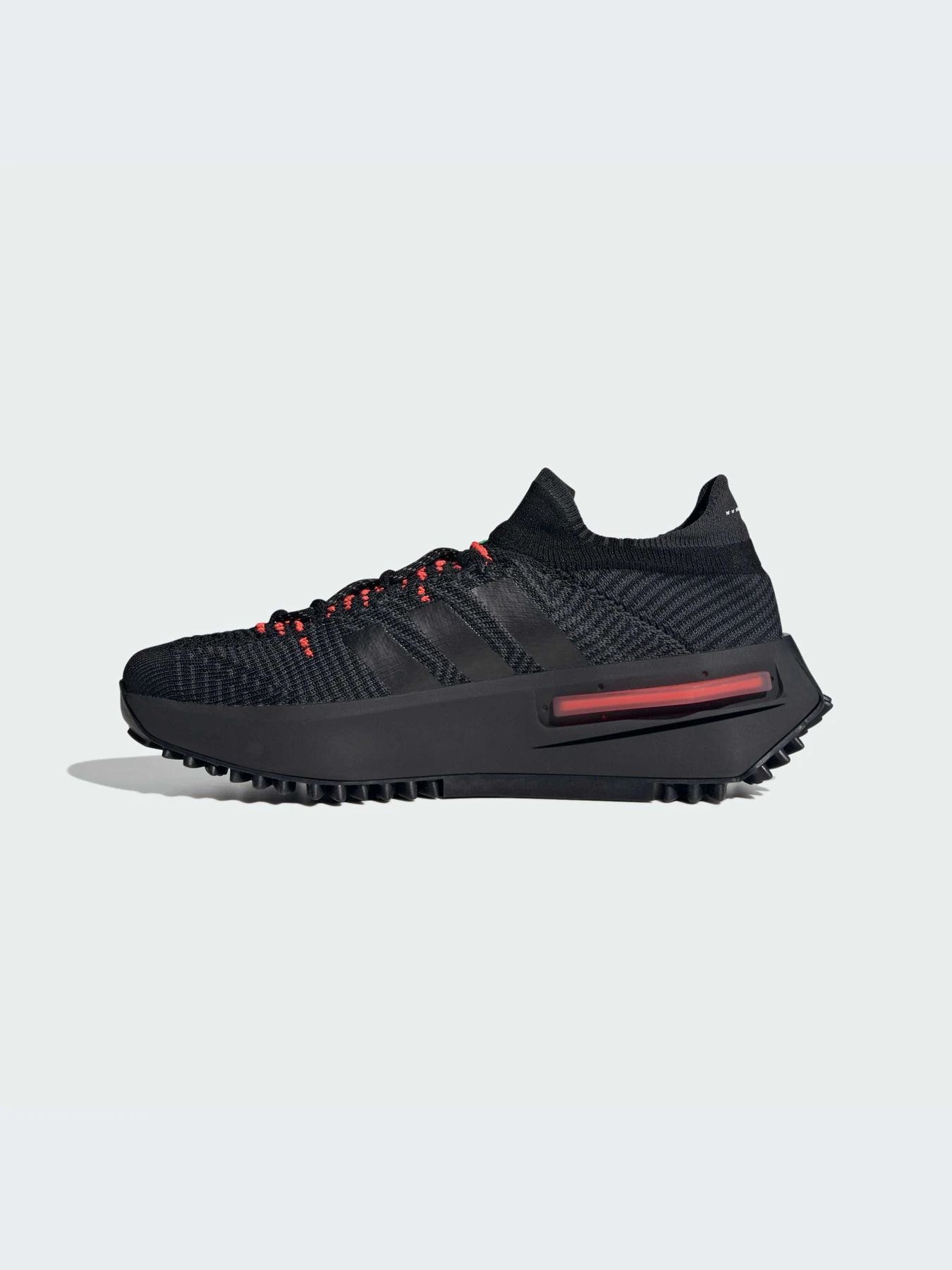 Кроссовки Adidas NMD модель IE4588 Кроссовки Adidas NMD модель IE4588 Фото