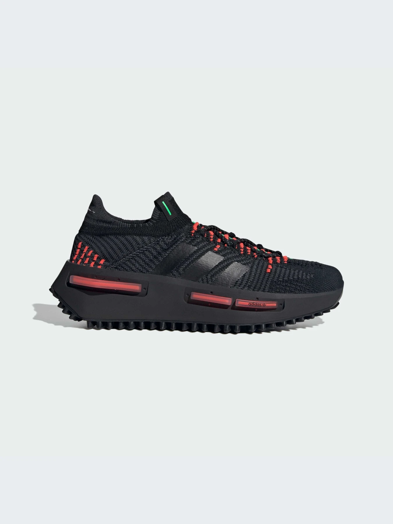 Кроссовки Adidas NMD модель IE4588 Кроссовки Adidas NMD модель IE4588 Фото