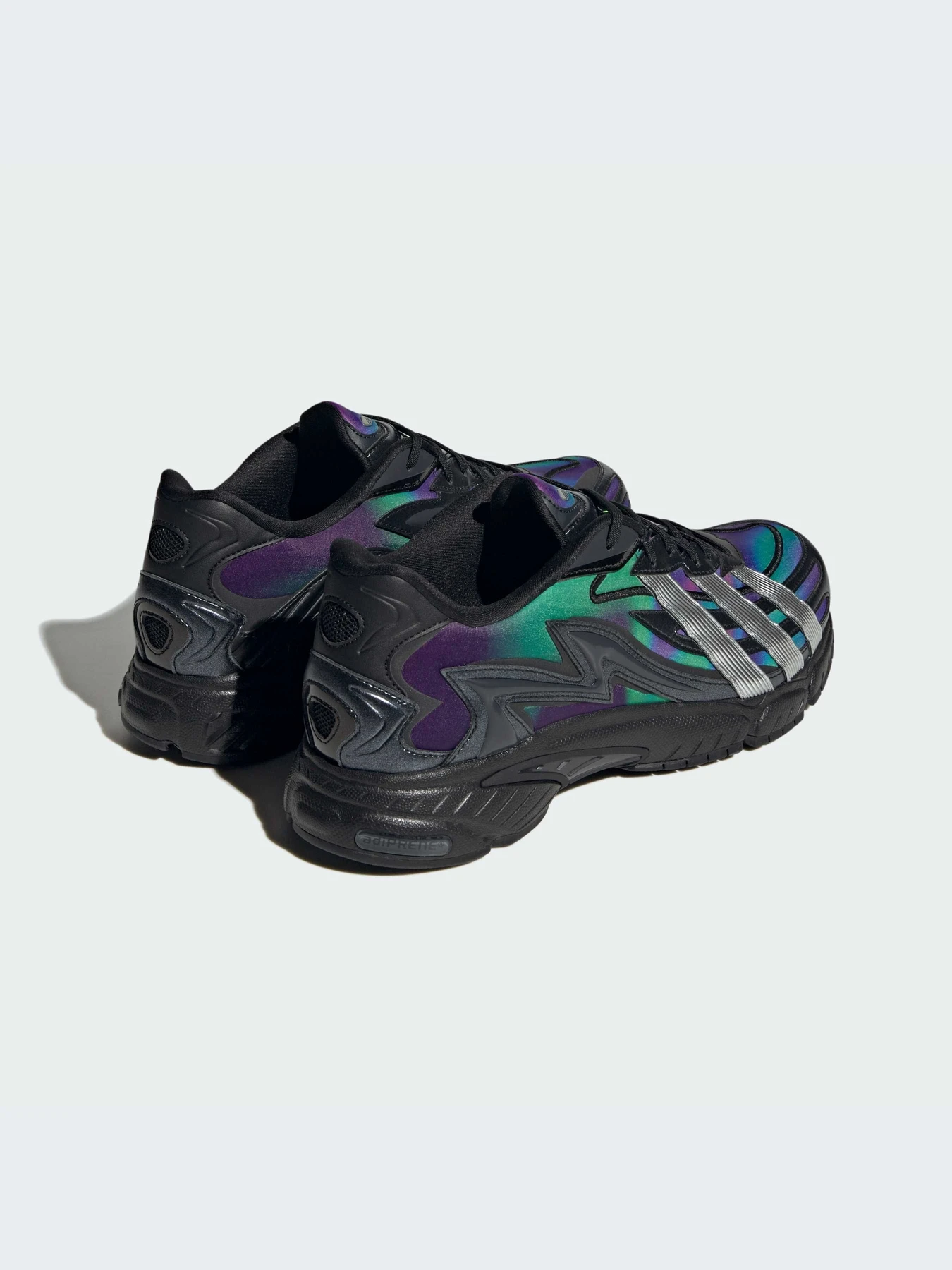 Кроссовки Adidas модель IE4216 Кроссовки Adidas модель IE4216 Фото