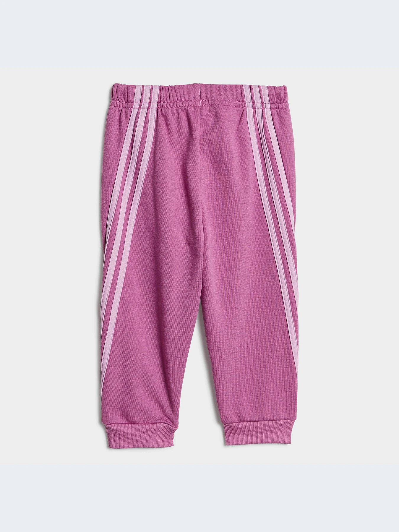 Костюми Adidas Культові силуети модель HN8930 Костюми Adidas Культові силуети модель HN8930 Фото