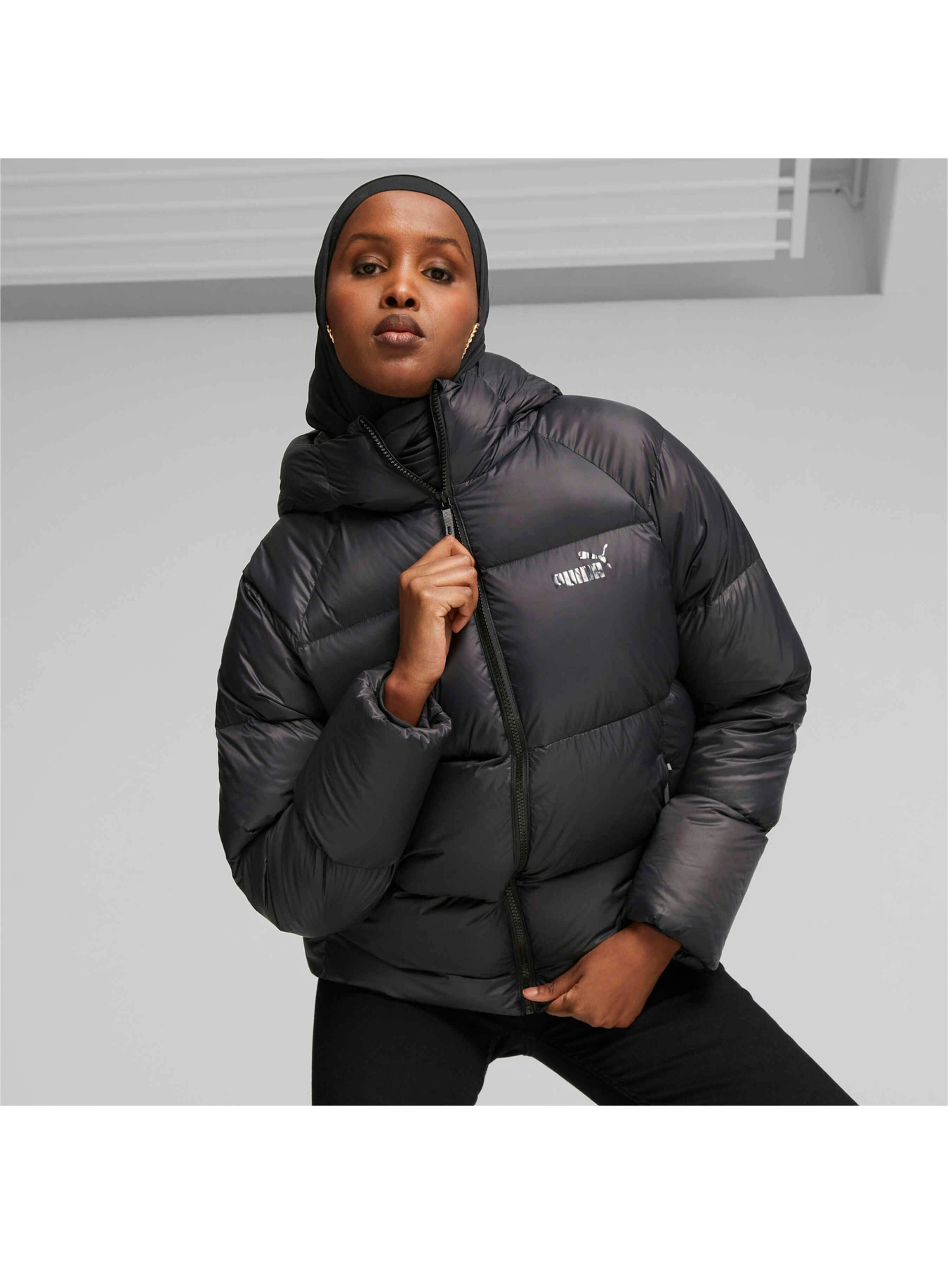 Куртки та дублянки PUMA Hooded Ultra Down Puffer модель 675369 Фото