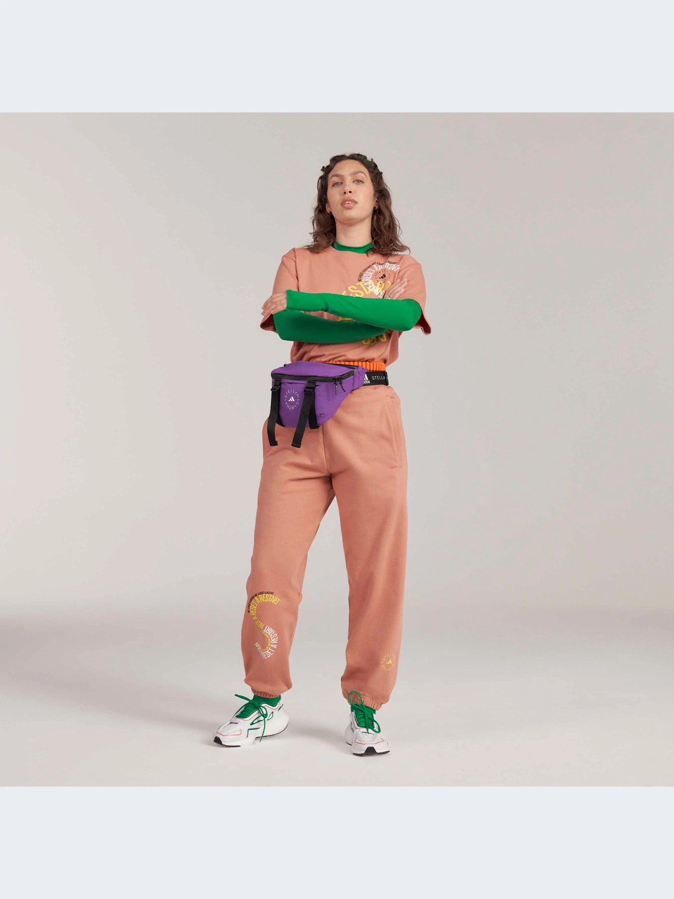 Худи и свитшоты Adidas модель HI6035 Худи и свитшоты Adidas модель HI6035 Фото