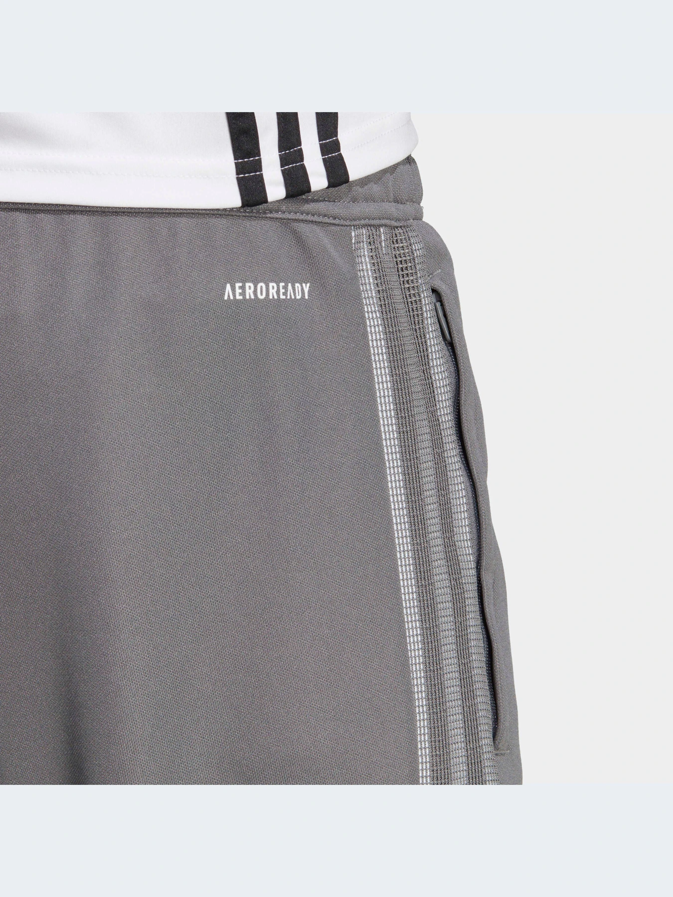 Брюки Adidas Tiro модель GJ9868 Брюки Adidas Tiro модель GJ9868 Фото