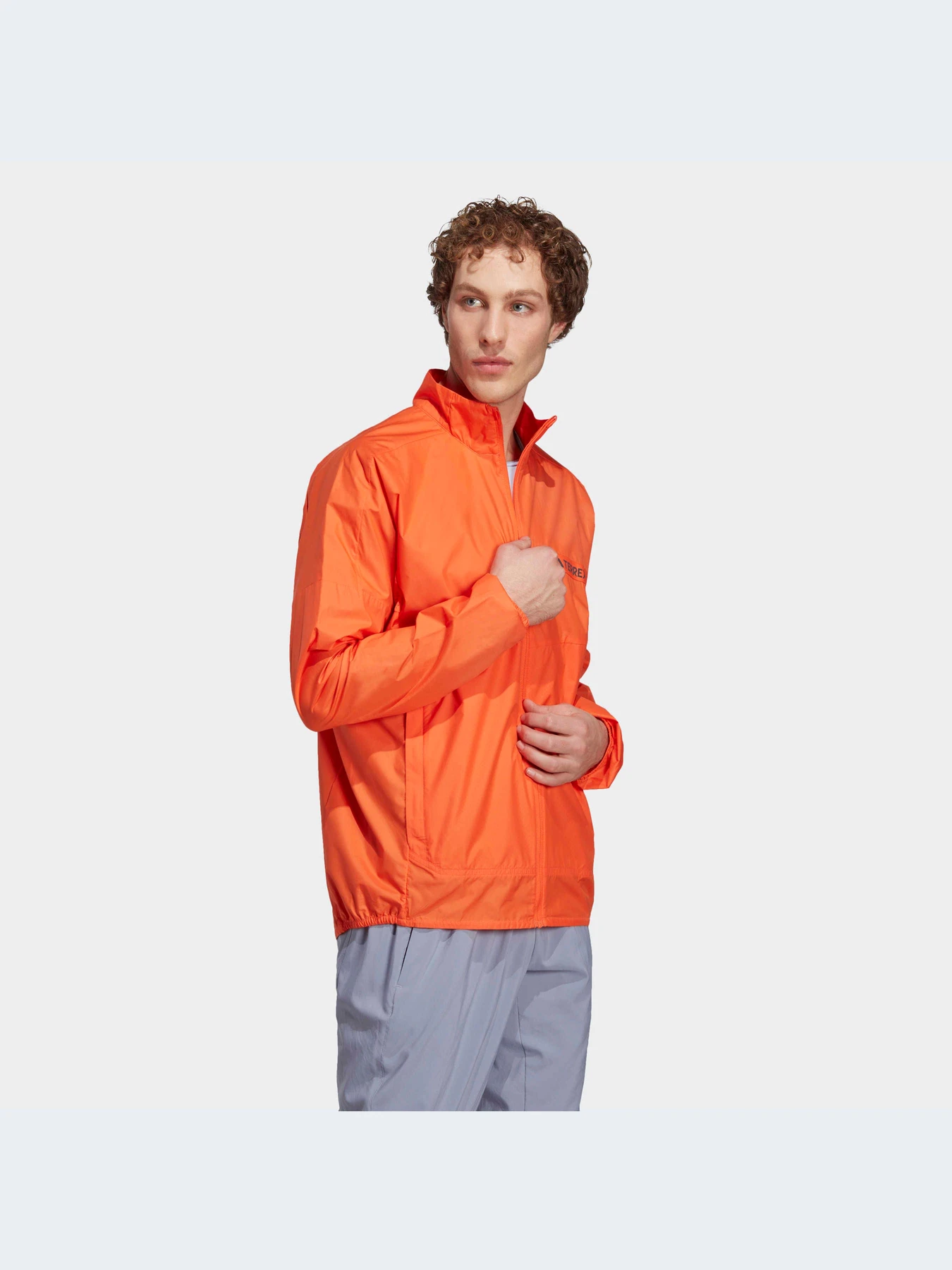Куртки и дубленки Adidas модель HM4027 Фото