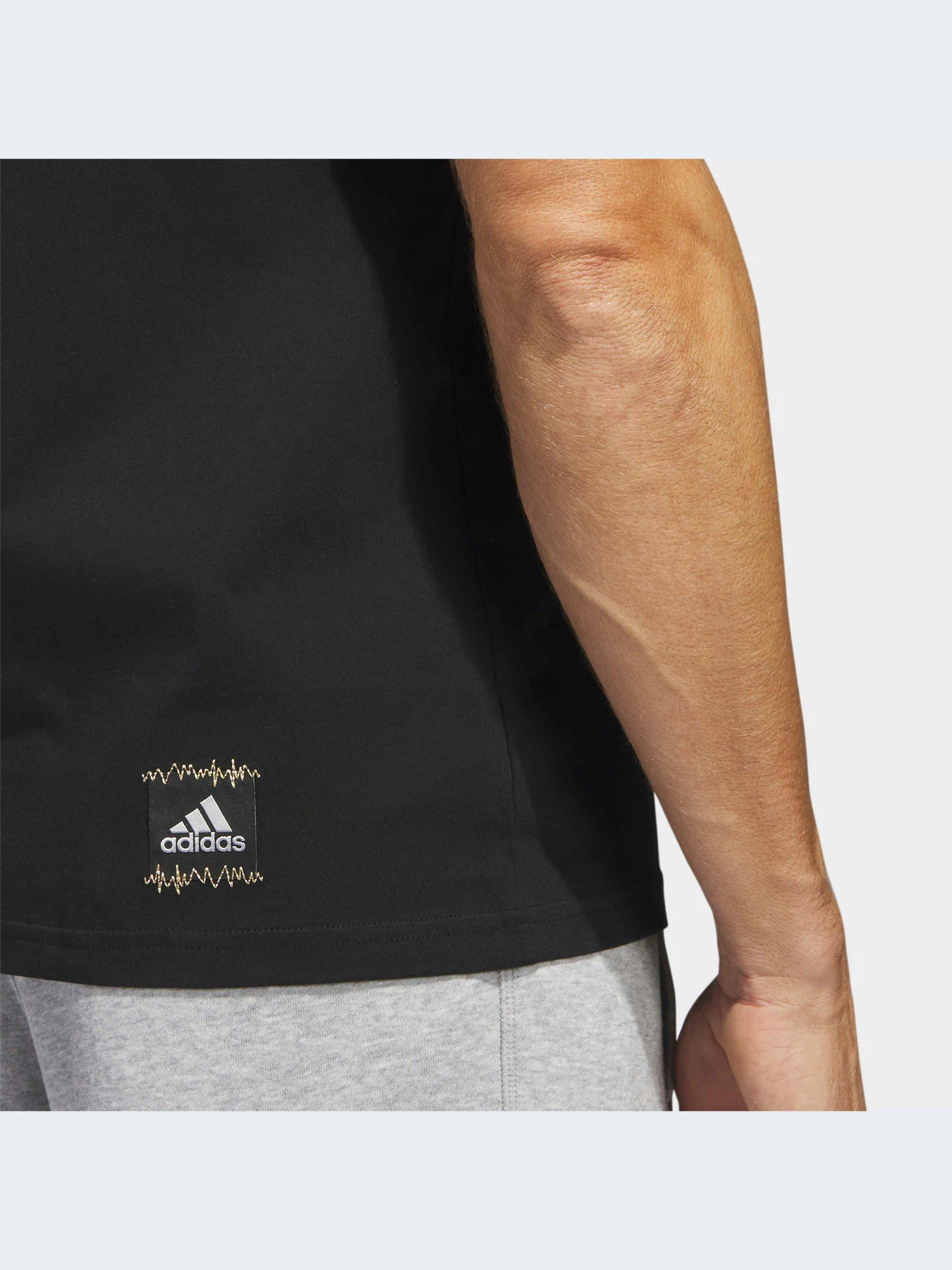 Футболки і поло Adidas модель IC1678 Футболки і поло Adidas модель IC1678 Фото