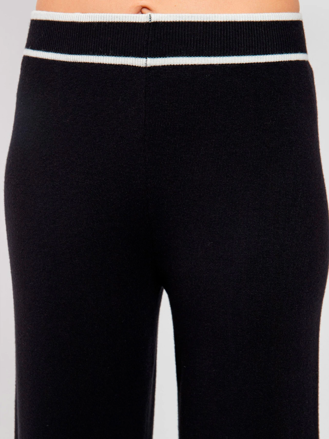 Штани NOSECRETS модель 233NS087PANTS Штани NOSECRETS модель 233NS087PANTS Фото