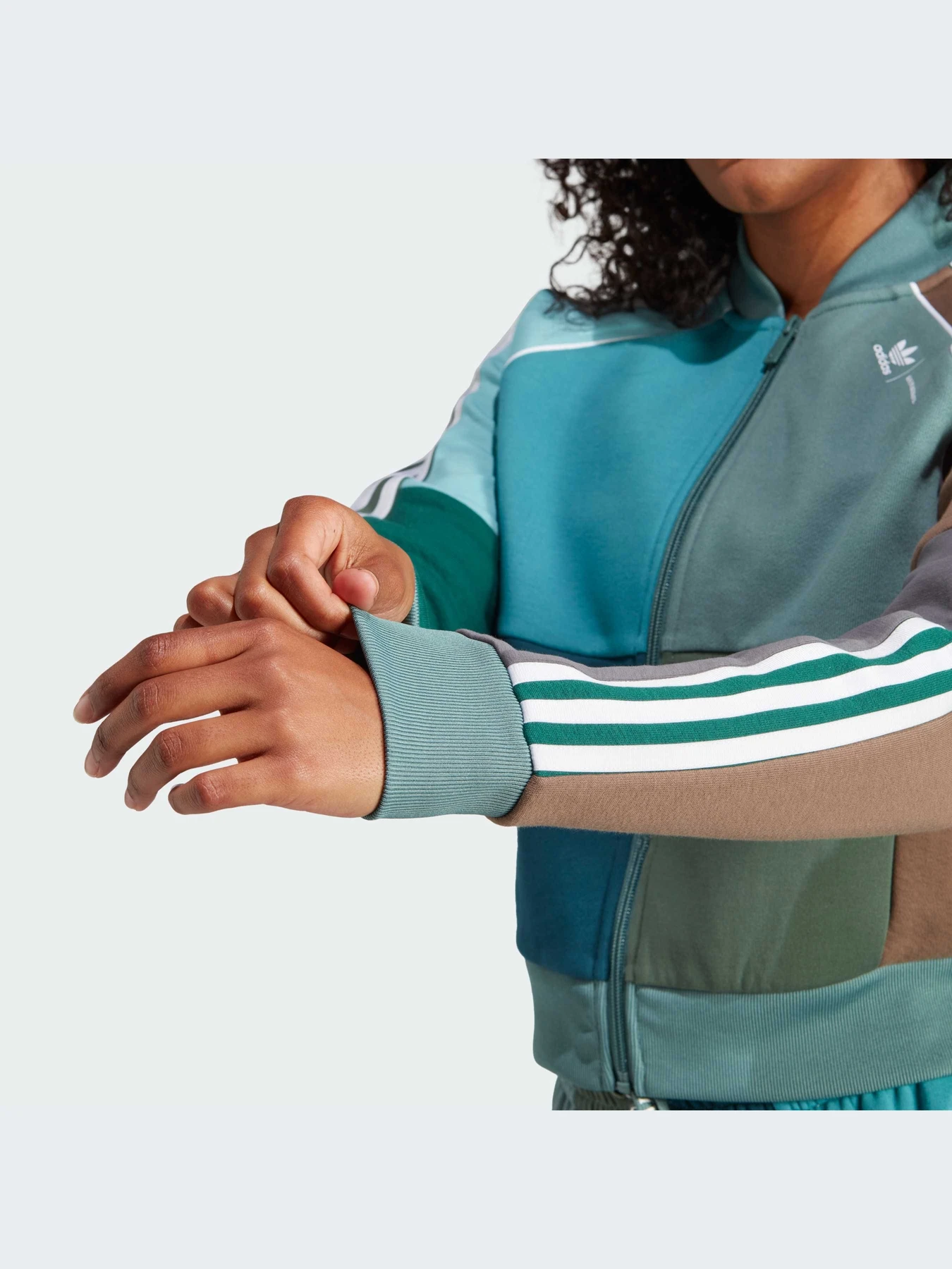 Худи и свитшоты Adidas Adicolor модель II0760 Худи и свитшоты Adidas Adicolor модель II0760 Фото