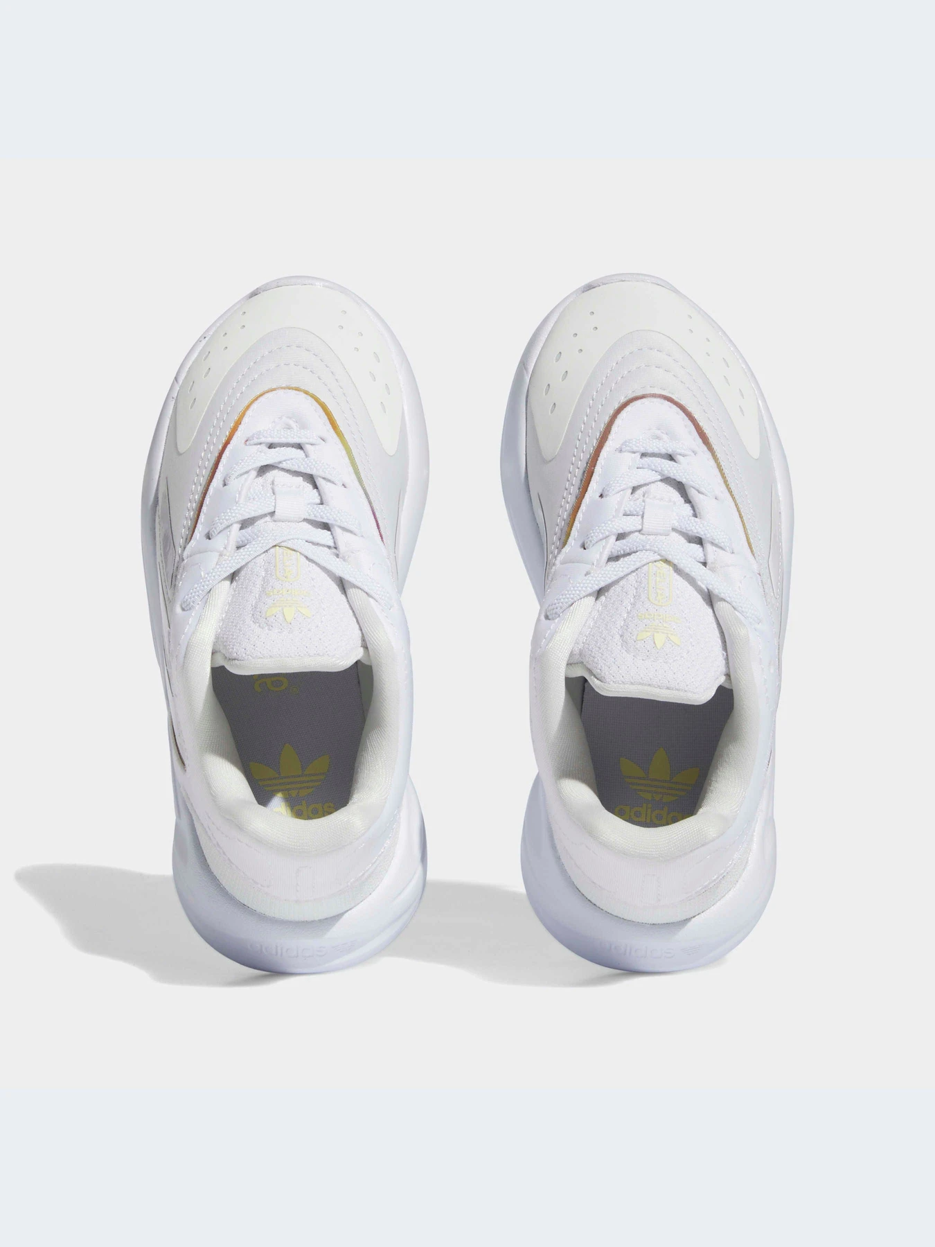 Кроссовки Adidas Ozweego модель HQ1594 Кроссовки Adidas Ozweego модель HQ1594 Фото