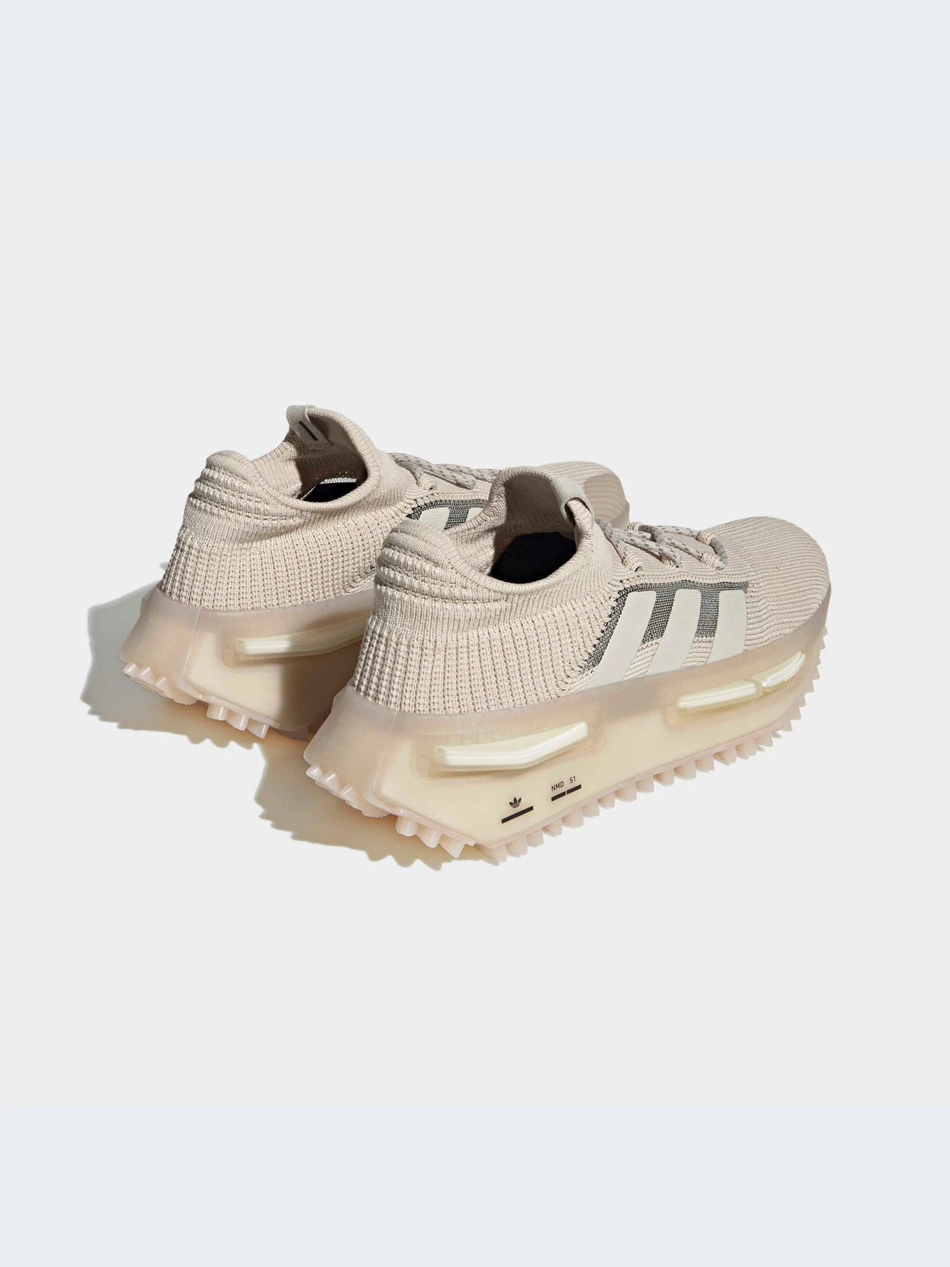 Кроссовки Adidas NMD модель HQ4439 Кроссовки Adidas NMD модель HQ4439 Фото