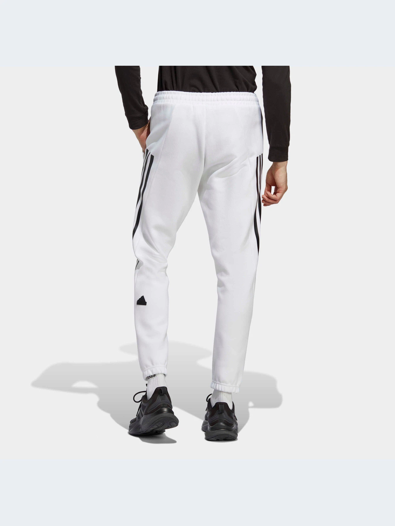 Брюки Adidas модель IC8255 Брюки Adidas модель IC8255 Фото