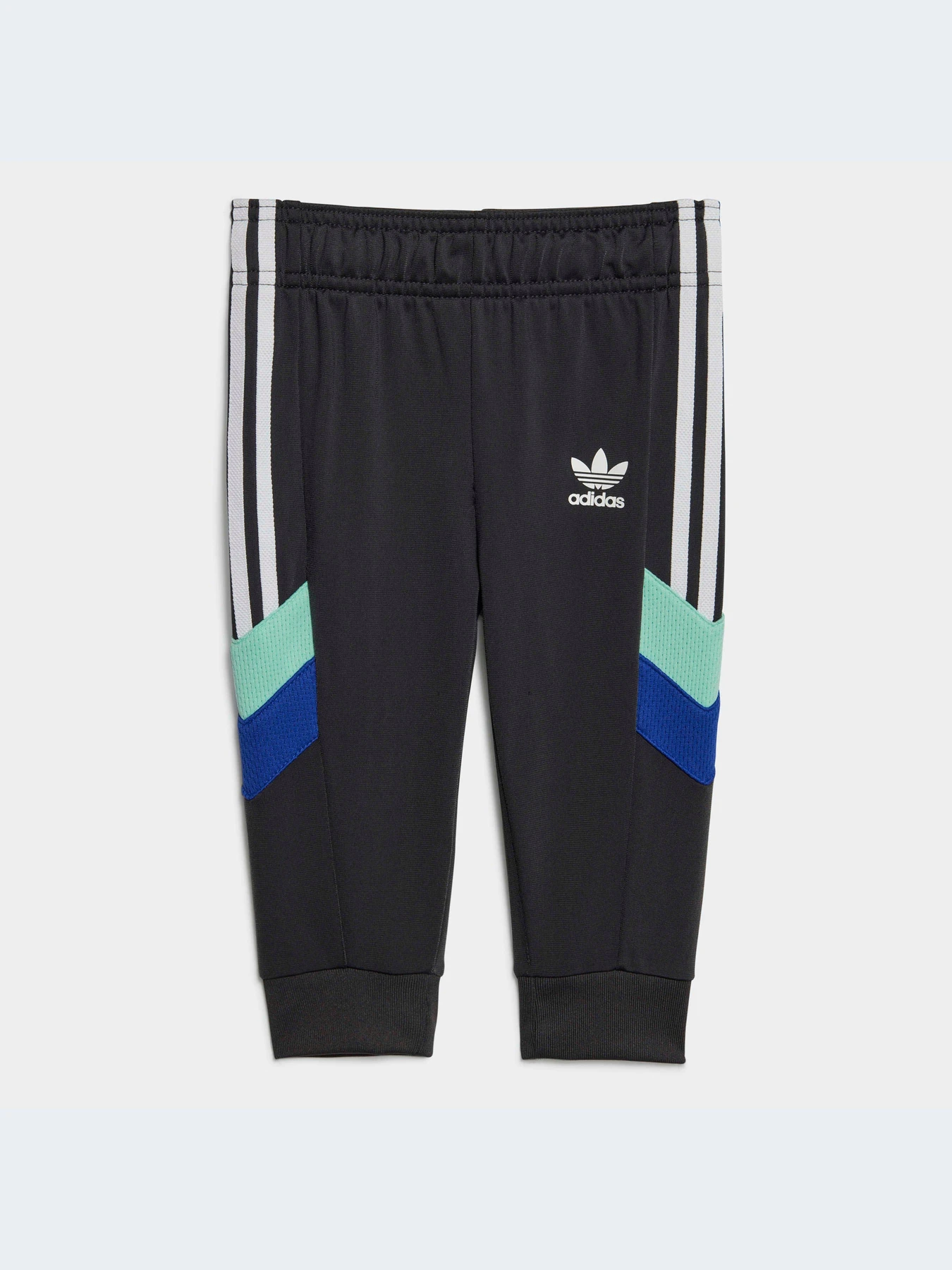 Костюмы Adidas модель IC0015 Костюмы Adidas модель IC0015 Фото