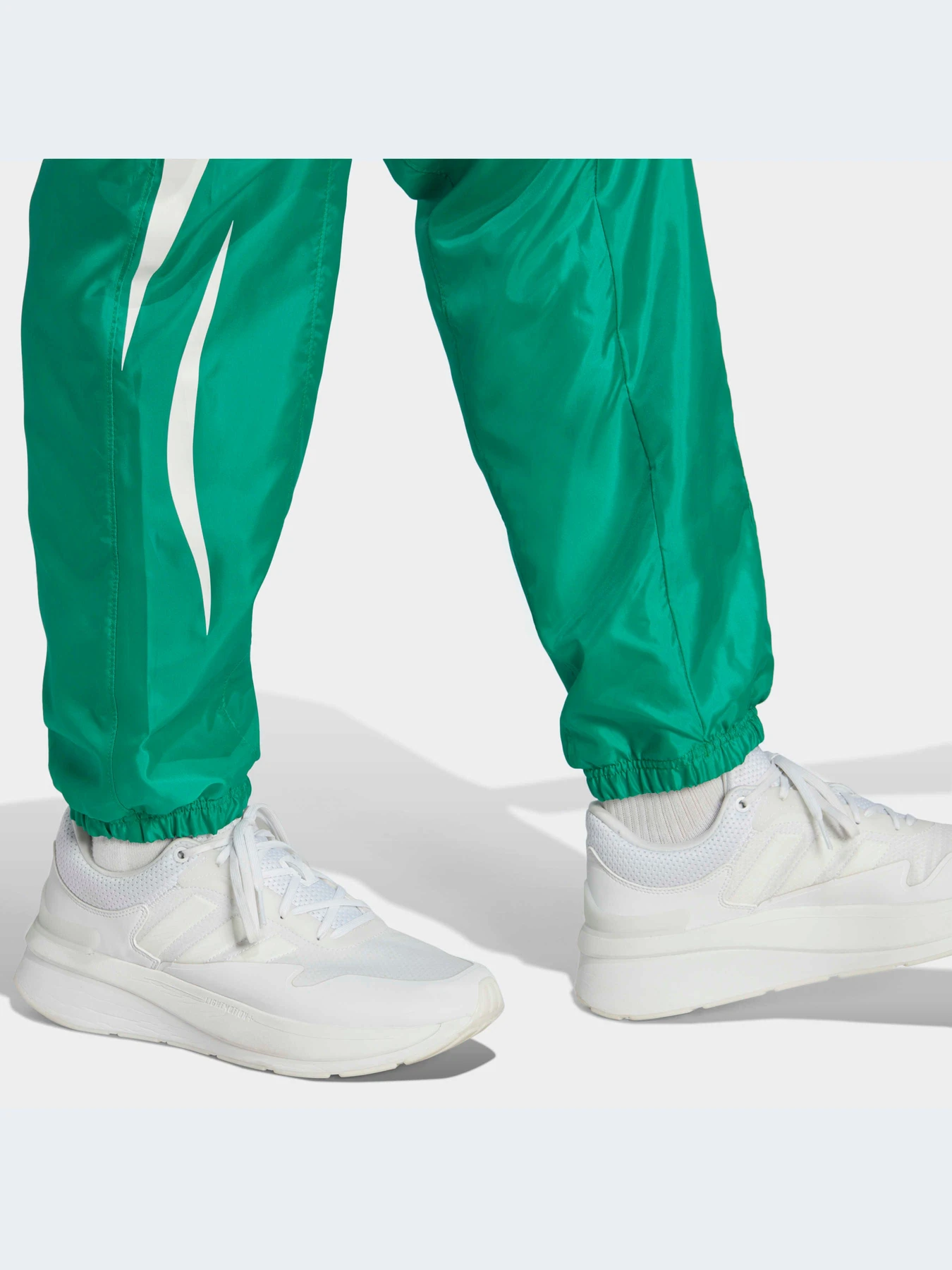 Брюки Adidas модель IC3688 Брюки Adidas модель IC3688 Фото