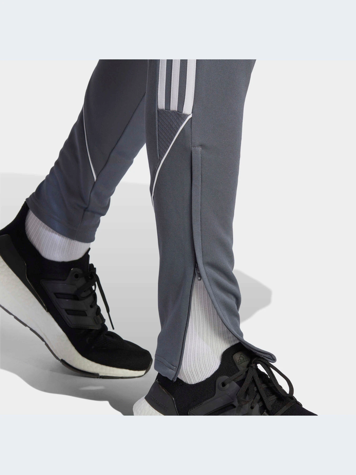 Брюки Adidas Tiro модель IB8478 Брюки Adidas Tiro модель IB8478 Фото