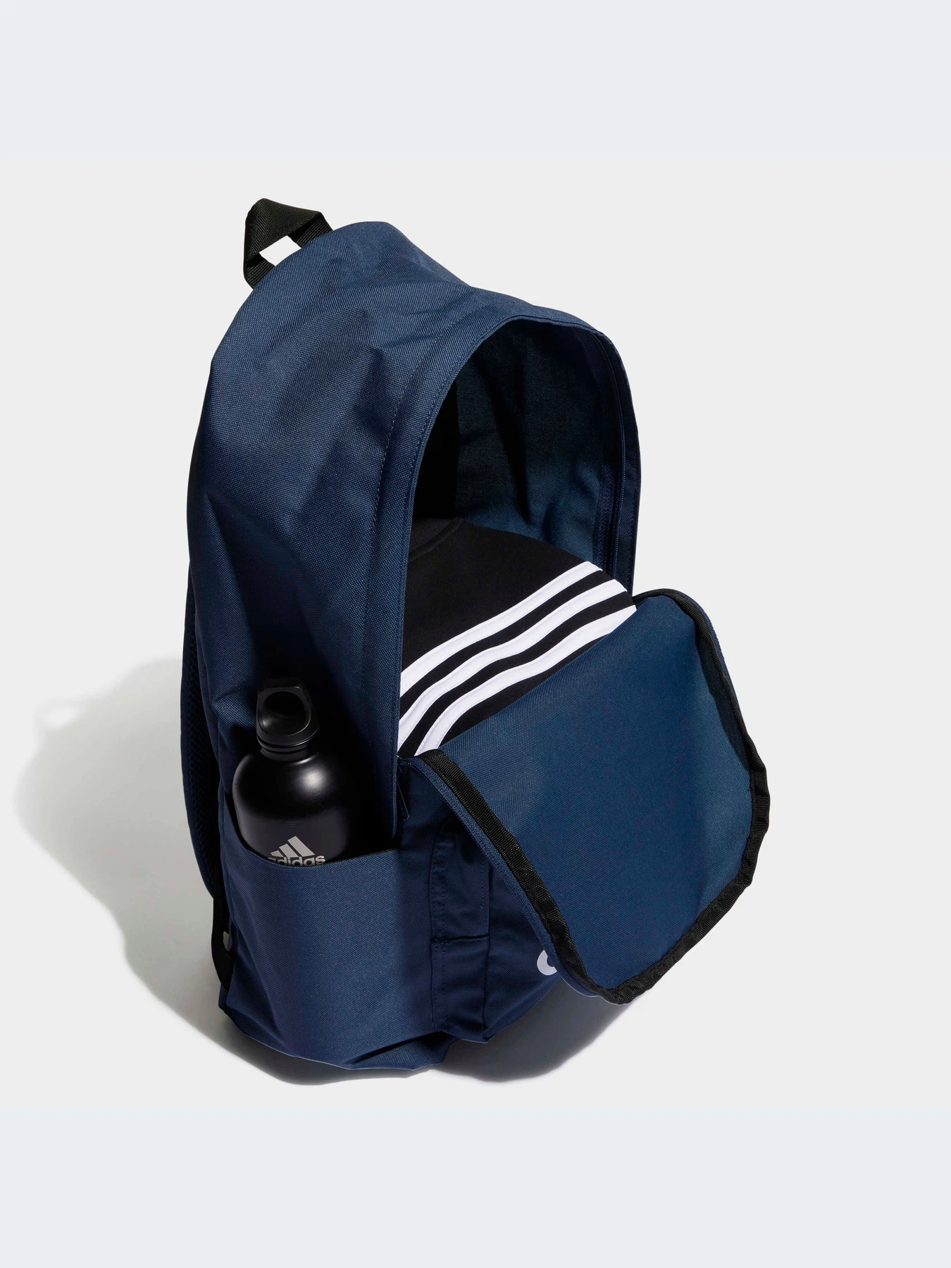 Рюкзаки Adidas модель HM6718 Рюкзаки Adidas модель HM6718 Фото