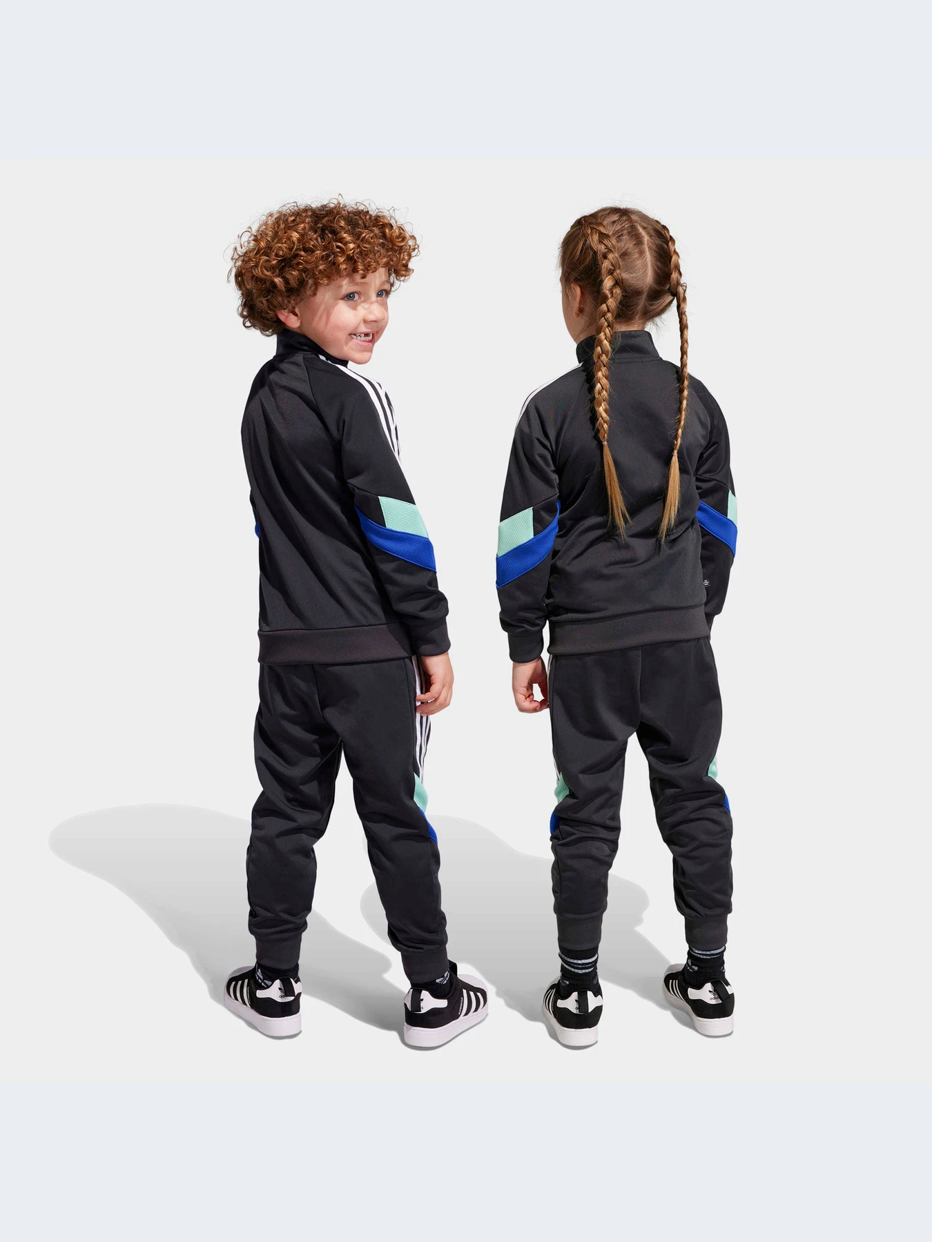 Костюмы Adidas модель IC3044 Костюмы Adidas модель IC3044 Фото