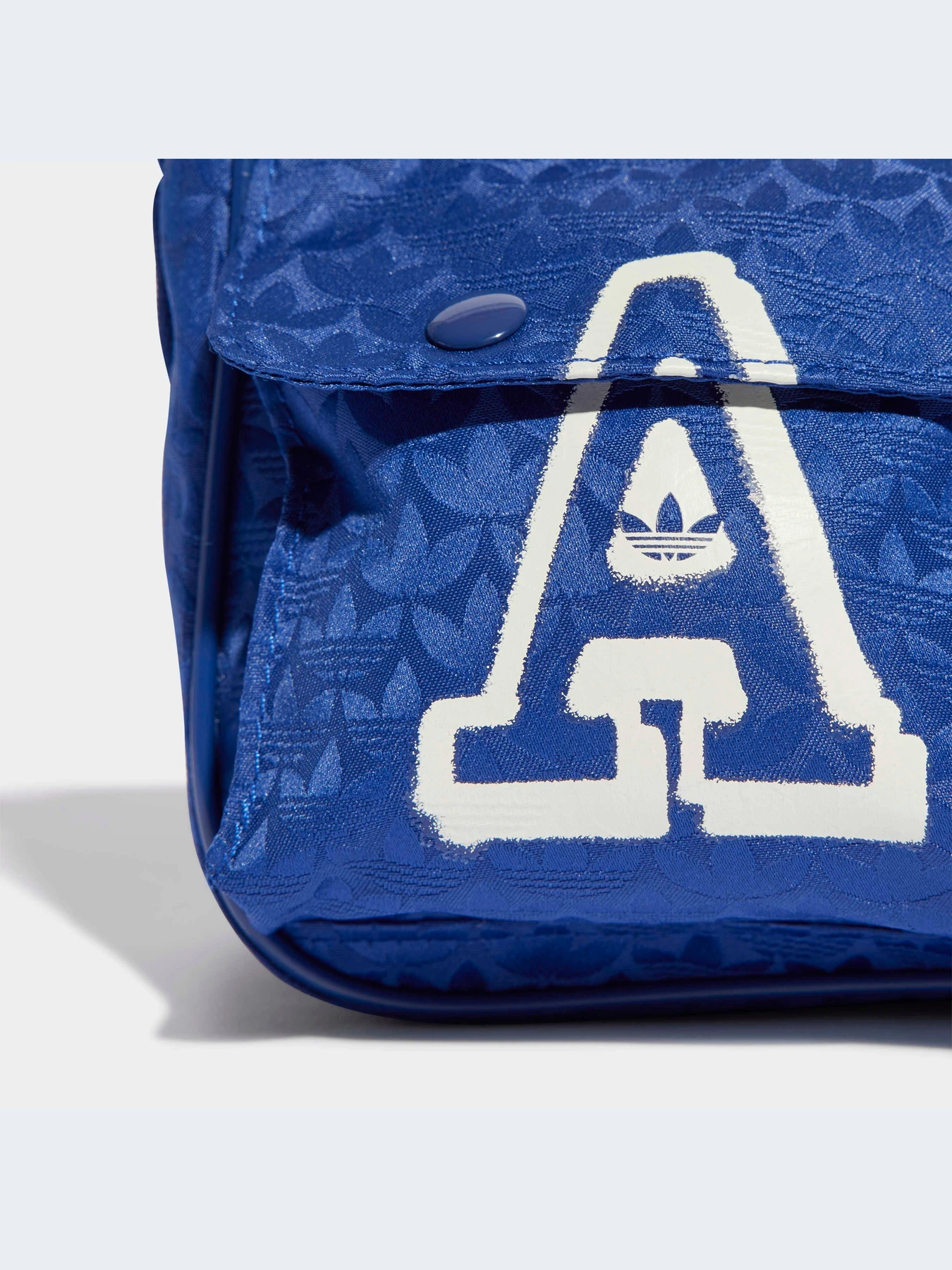 Сумки Adidas Trefoil модель IC2093 Сумки Adidas Trefoil модель IC2093 Фото