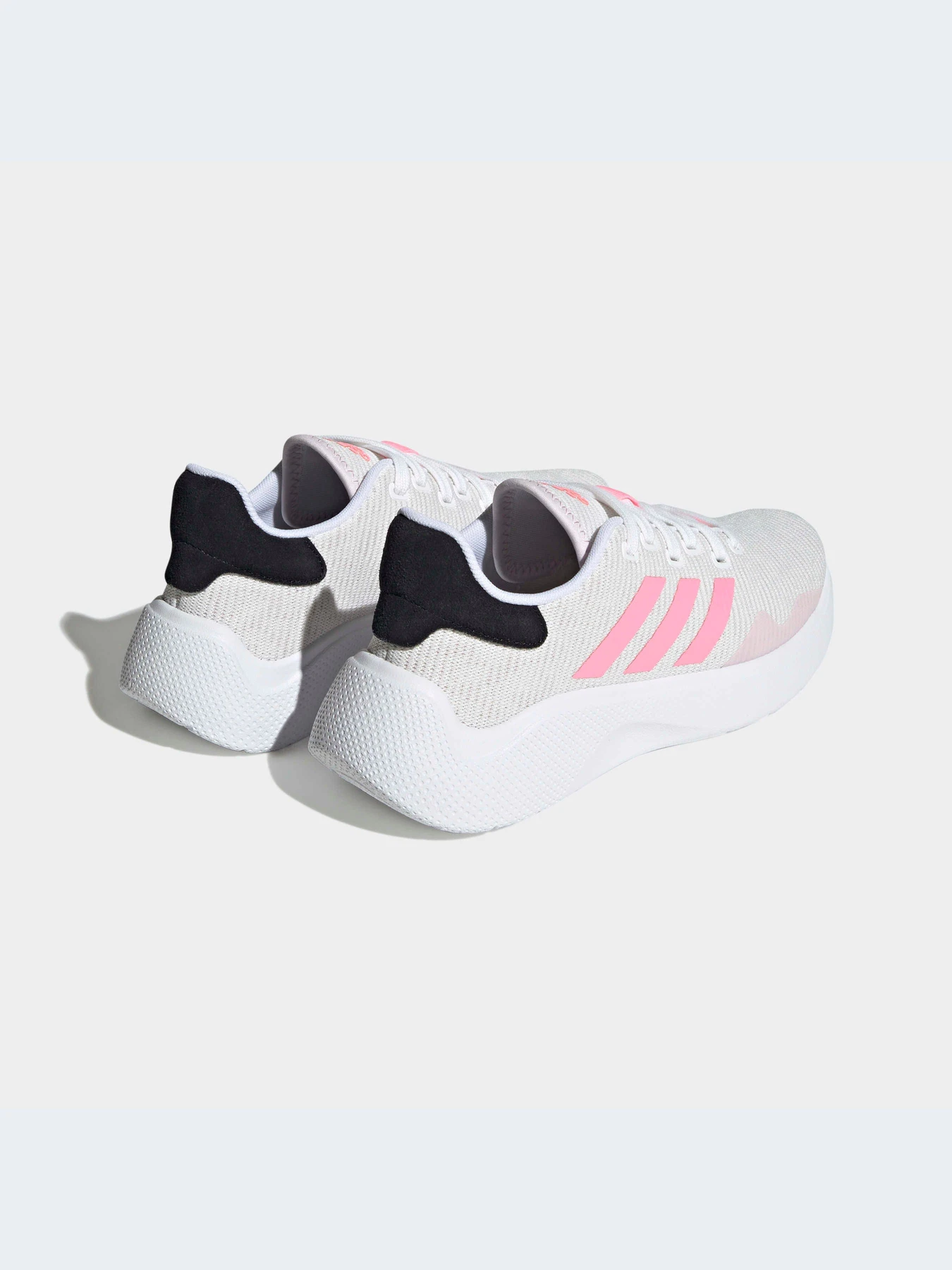 Кроссовки Adidas модель HP9879 Кроссовки Adidas модель HP9879 Фото