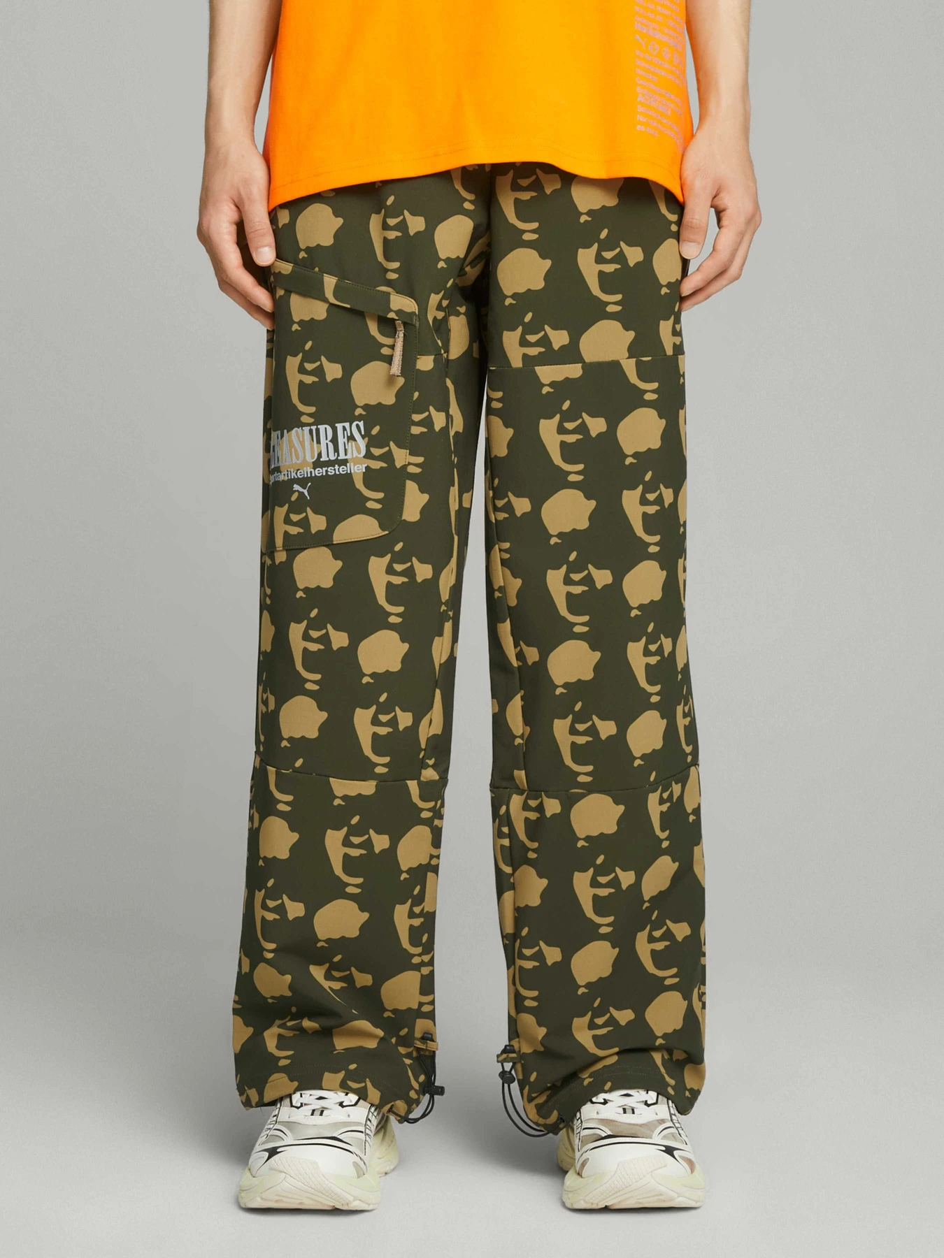Штани PUMA x Pleasures Cargo Pants модель 620881 Штани PUMA x Pleasures Cargo Pants модель 620881 Фото