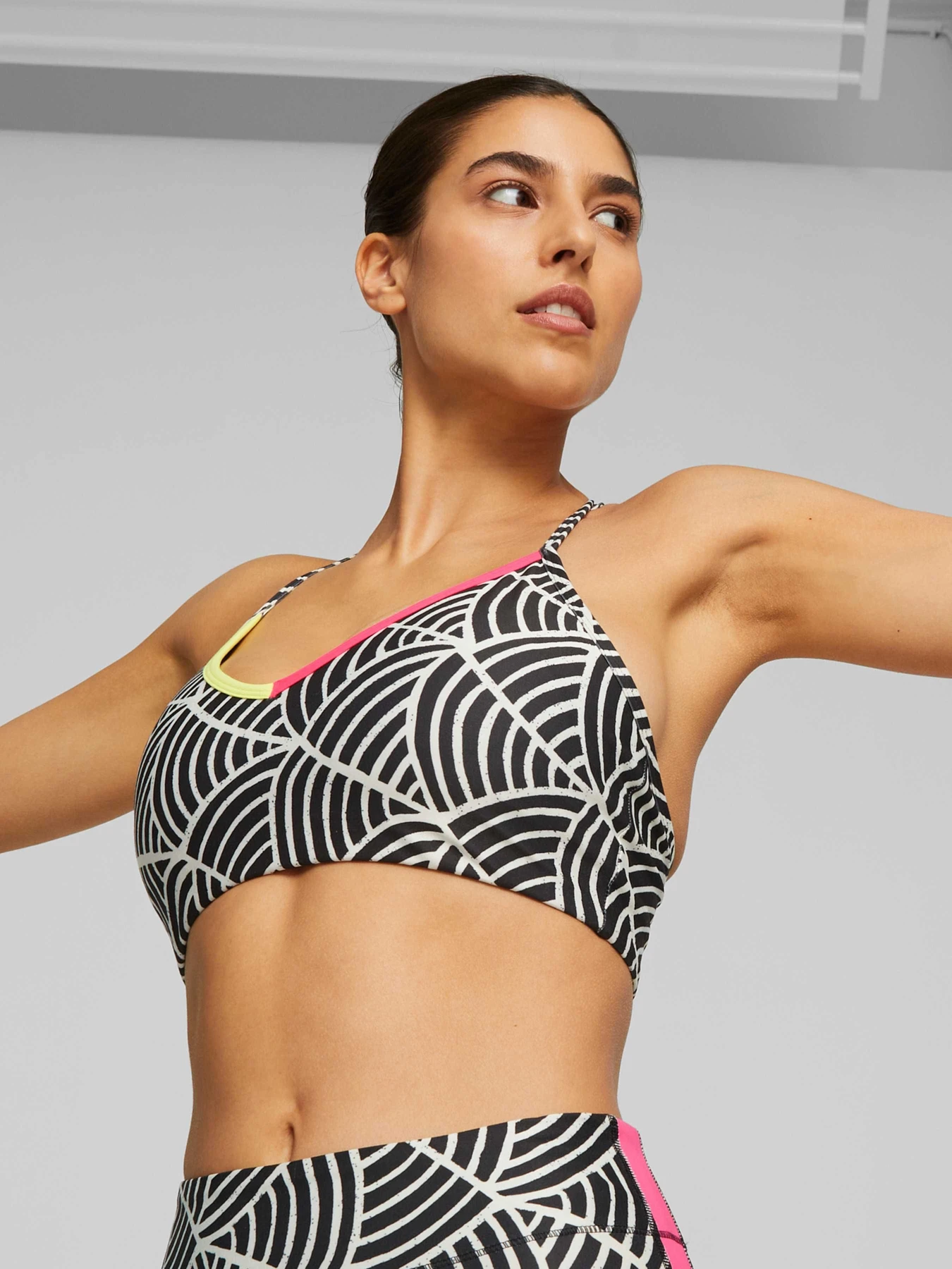 Футболки и поло PUMA Lemlem Low Impact Bra модель 523959 Фото