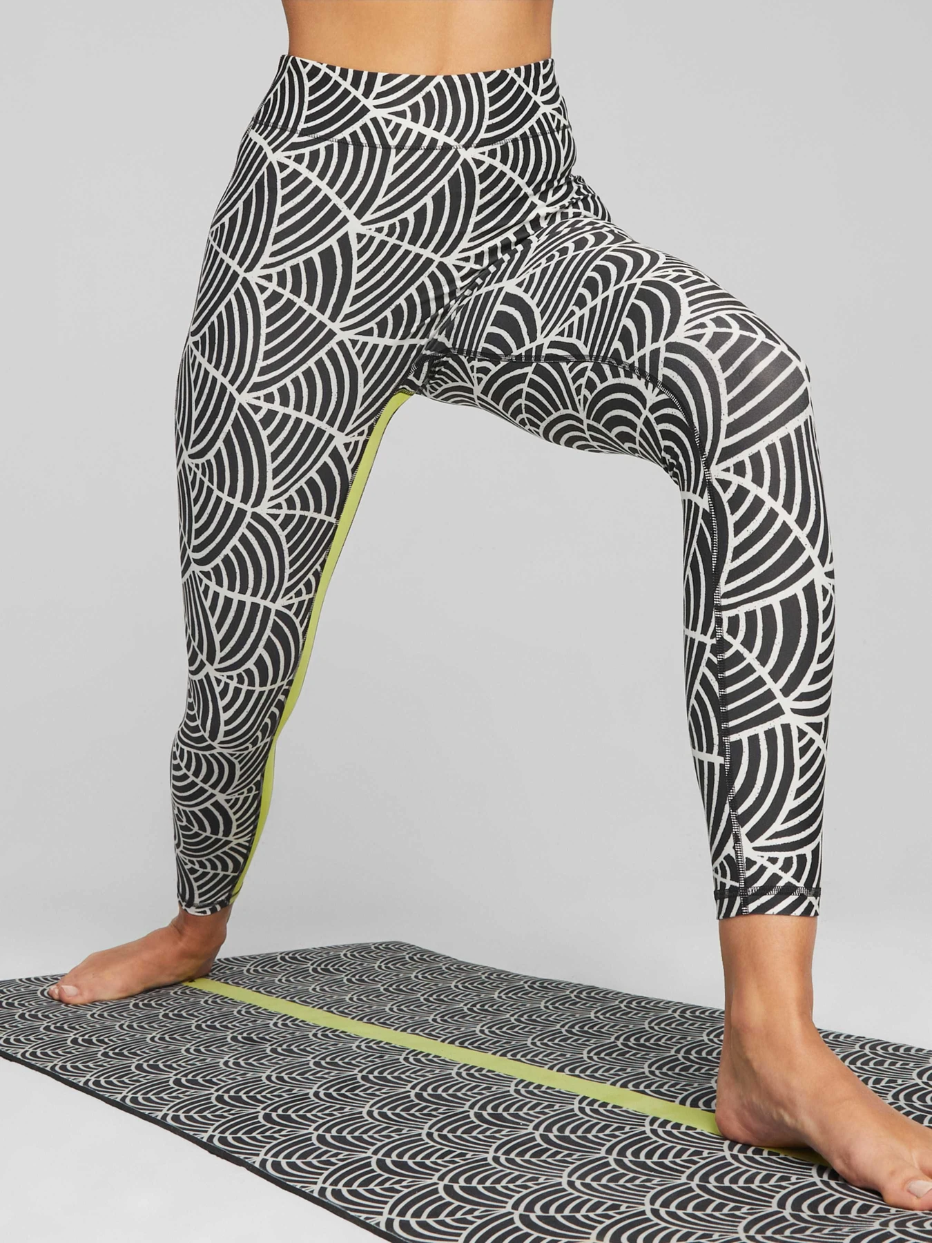 Брюки PUMA Lemlem Hw 7/8 Tight модель 523964 Брюки PUMA Lemlem Hw 7/8 Tight модель 523964 Фото