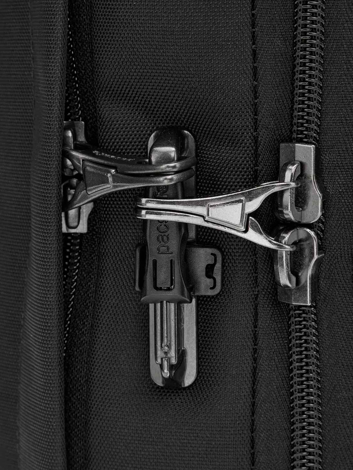 Рюкзаки Pacsafe Metrosafe X модель 30635100 Фото