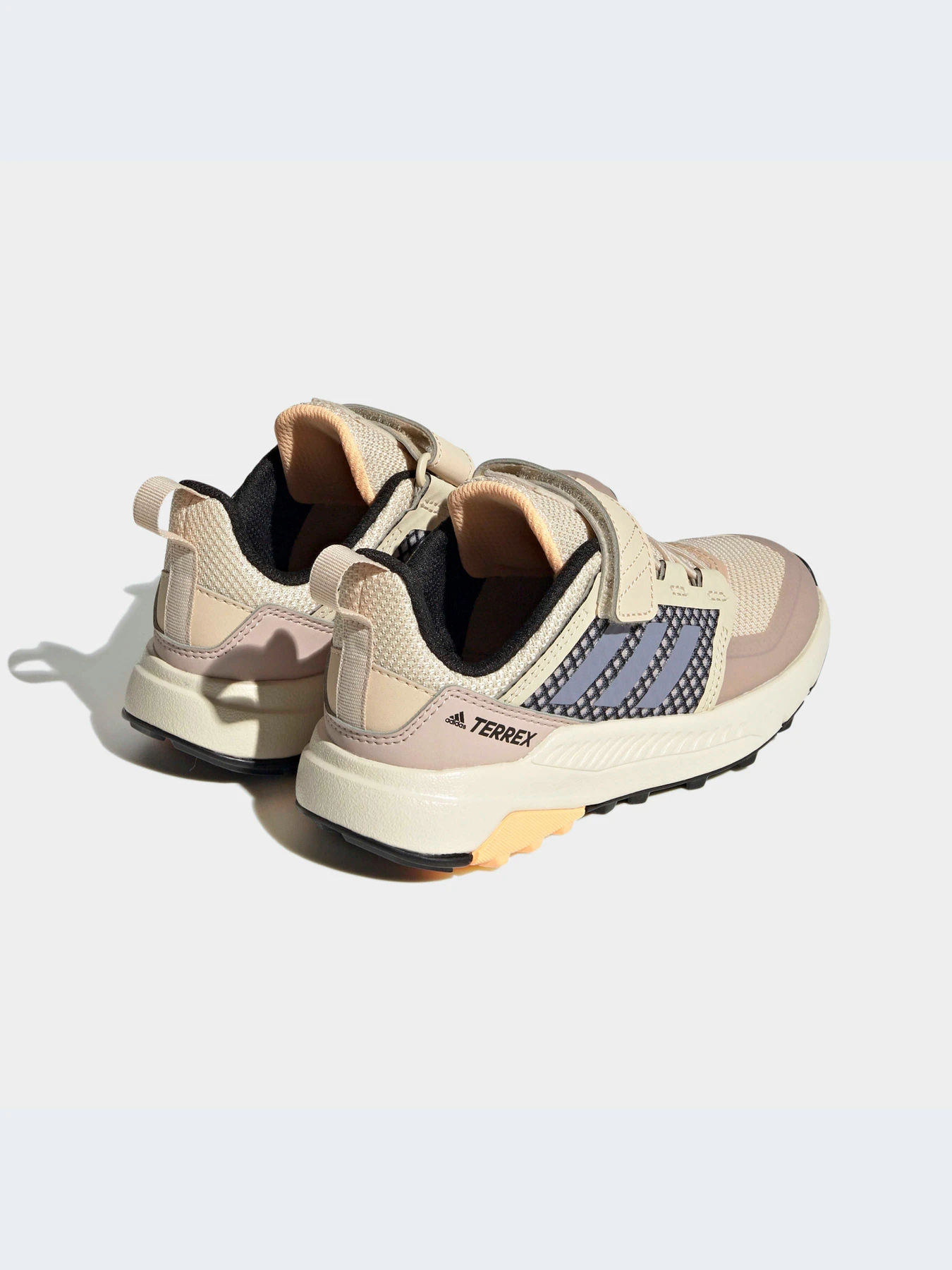 Кроссовки Adidas модель HQ5812 Кроссовки Adidas модель HQ5812 Фото