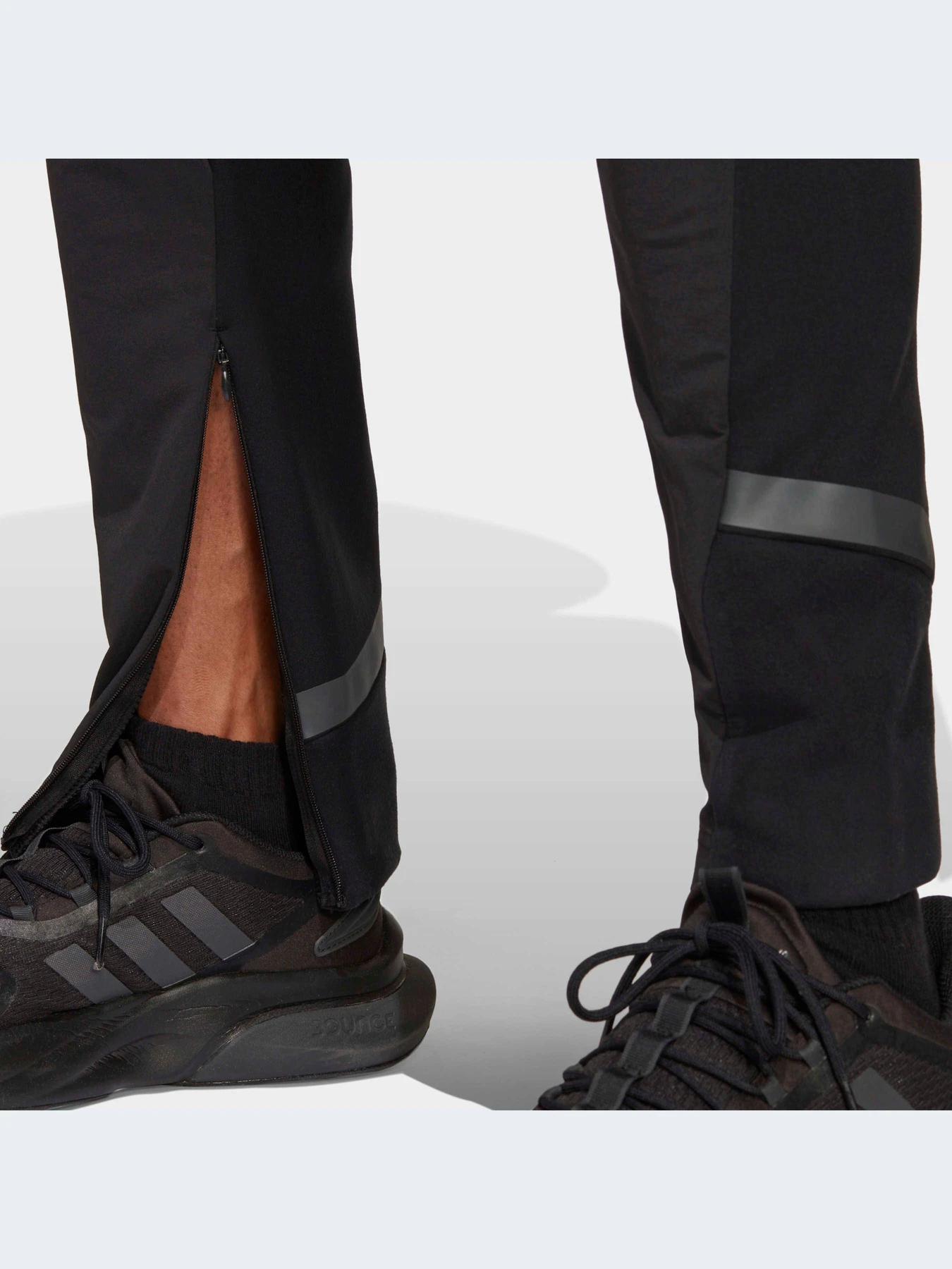 Брюки Adidas модель IC8017 Брюки Adidas модель IC8017 Фото