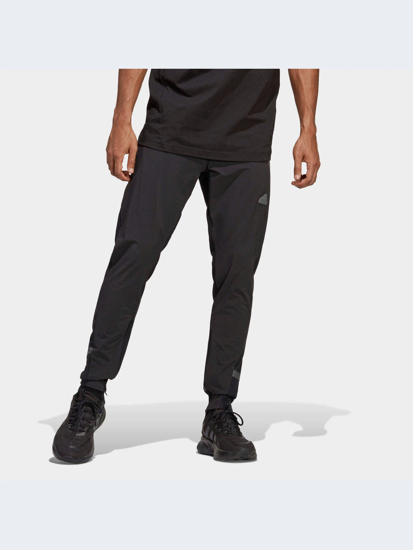 Брюки Adidas модель IC8017 Брюки Adidas модель IC8017 Фото