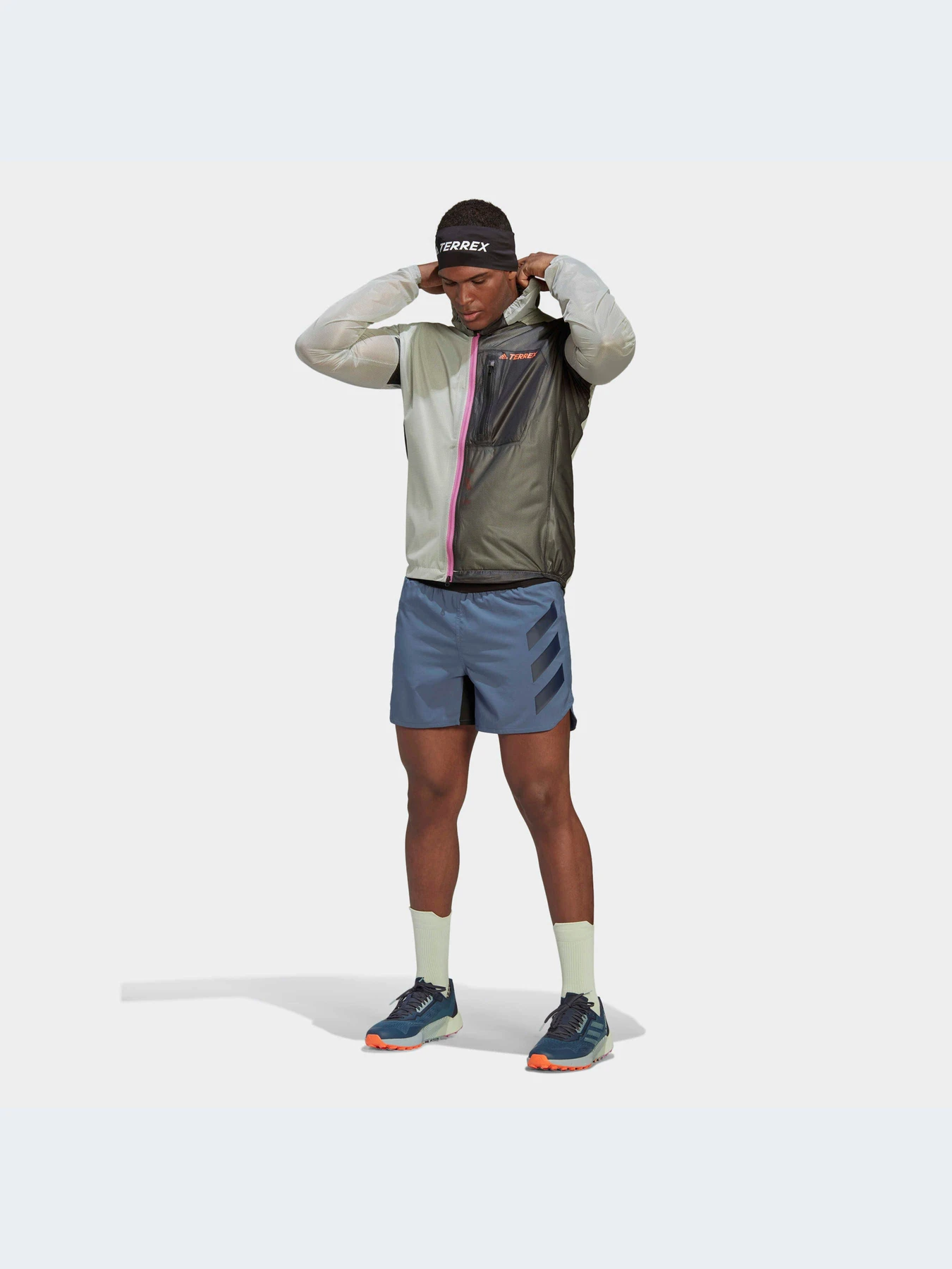 Куртки та дублянки Adidas модель HI6195 Фото