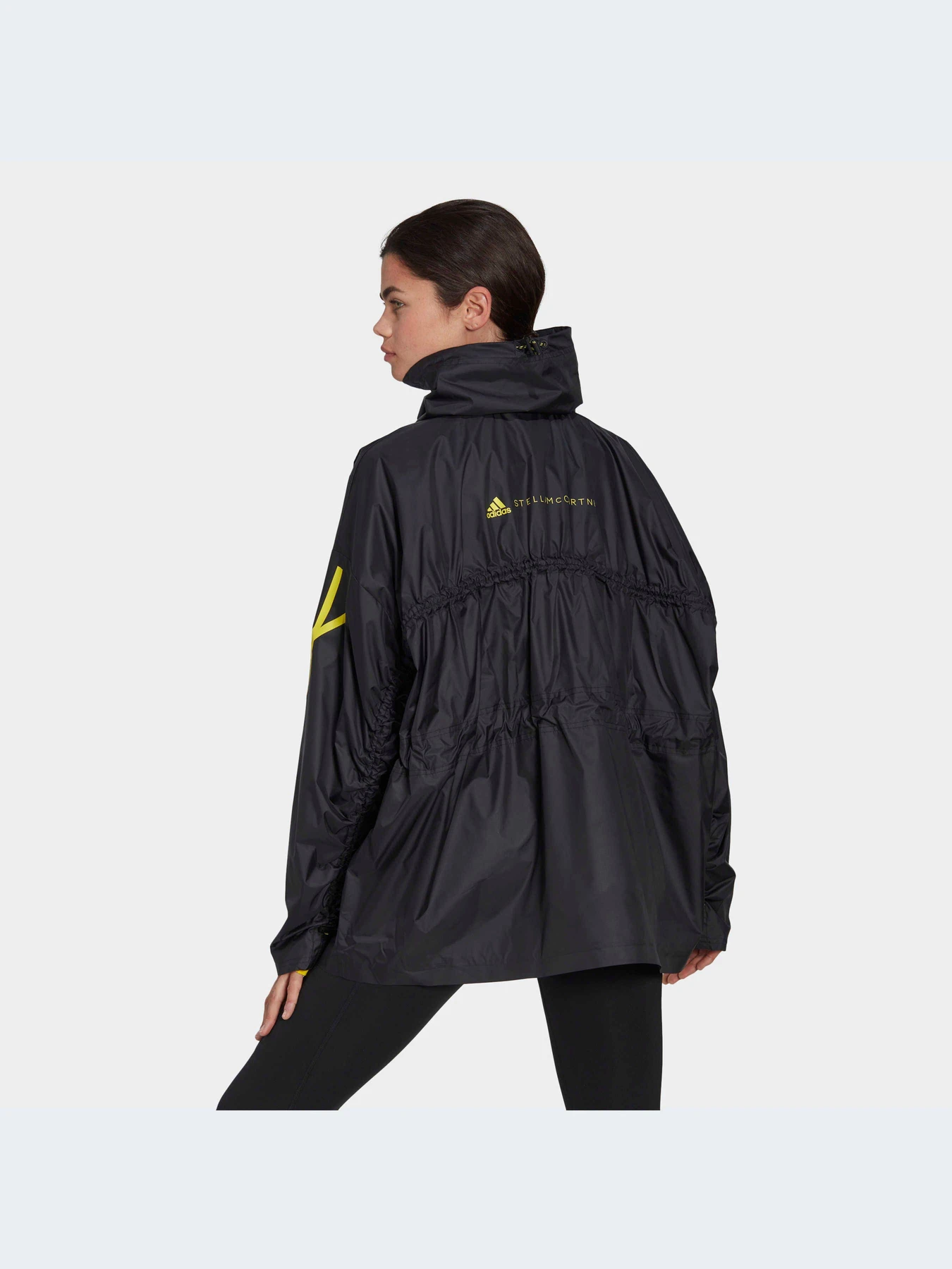 Куртки и дубленки Adidas модель HG6886 Куртки и дубленки Adidas модель HG6886 Фото