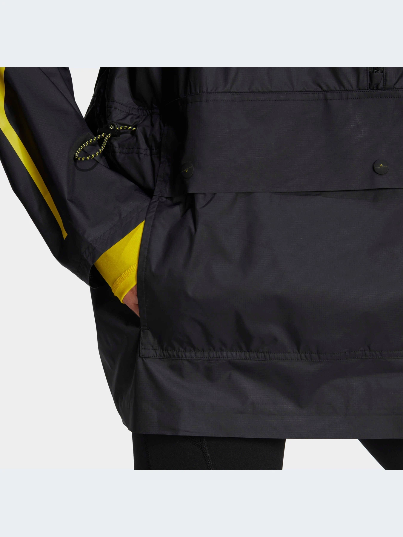 Куртки и дубленки Adidas модель HG6886 Куртки и дубленки Adidas модель HG6886 Фото