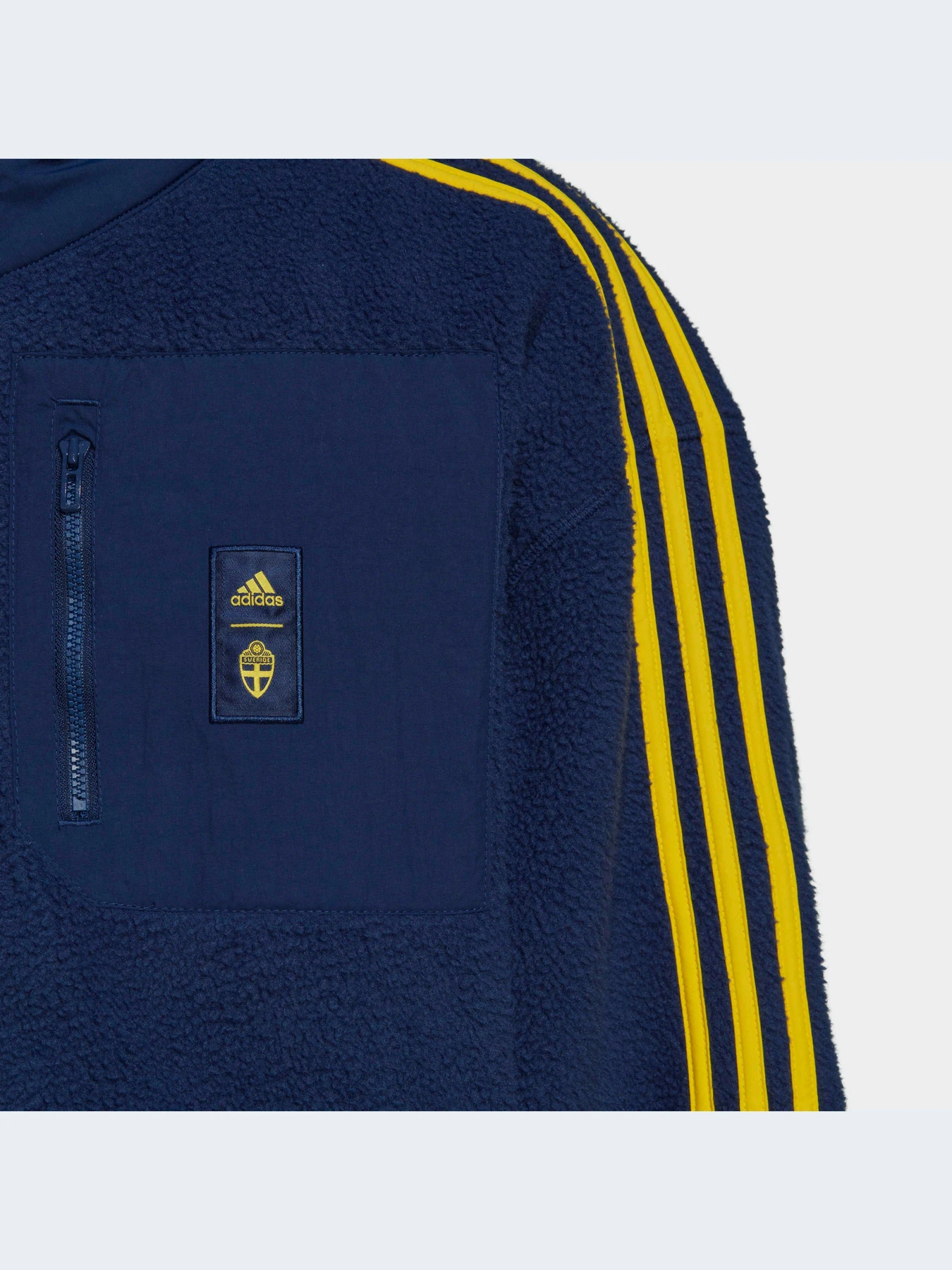 Куртки и дубленки Adidas модель HE1425 Фото