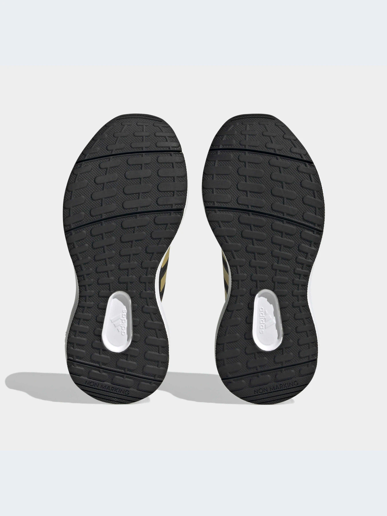Кроссовки Adidas модель HP5432 Кроссовки Adidas модель HP5432 Фото