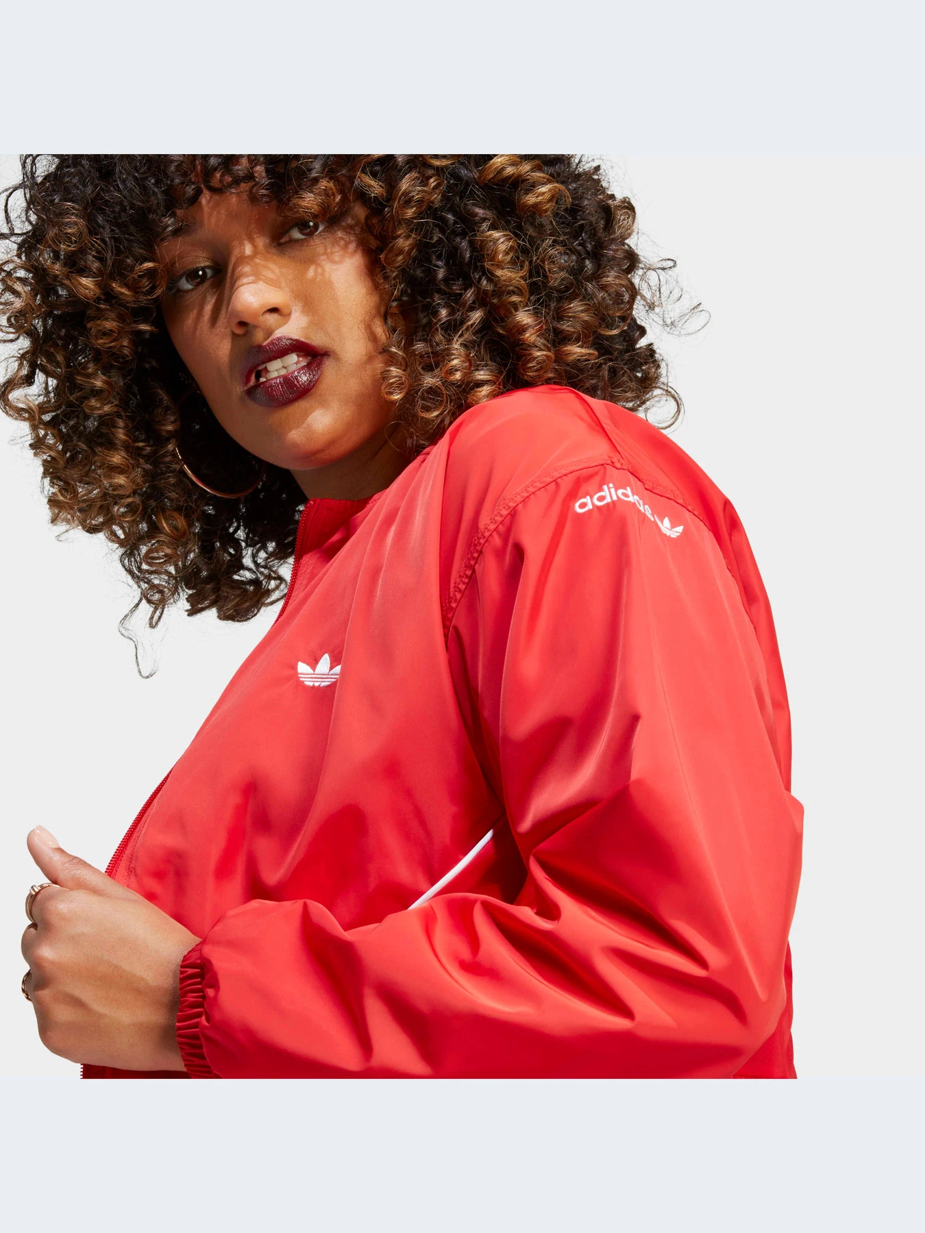 Куртки и дубленки Adidas Adicolor модель IC5376 Куртки и дубленки Adidas Adicolor модель IC5376 Фото