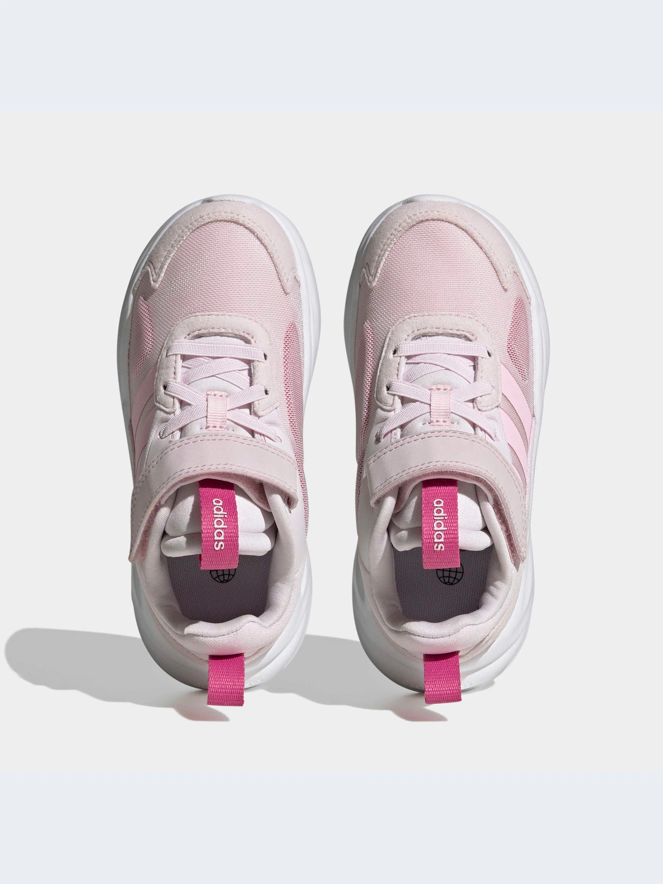 Кроссовки Adidas Ozweego модель HQ3835 Кроссовки Adidas Ozweego модель HQ3835 Фото