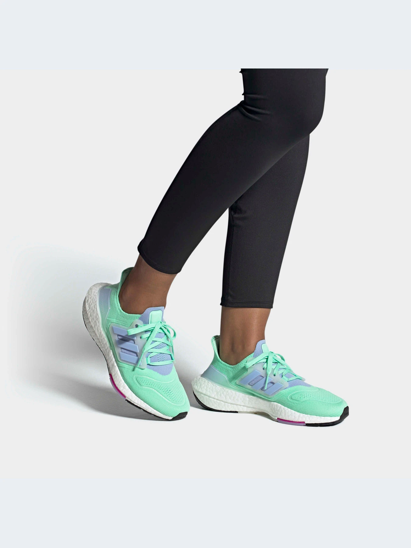 Кроссовки Adidas Ultraboost модель HP9193 Кроссовки Adidas Ultraboost модель HP9193 Фото