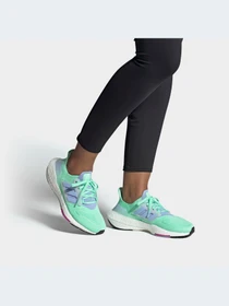 Кроссовки Adidas Ultraboost модель HP9193 Фото