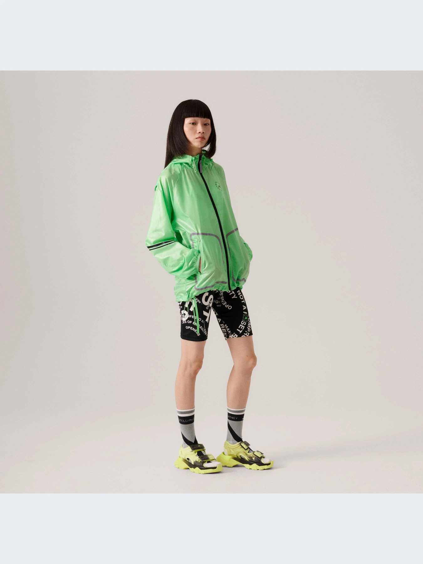 Куртки и дубленки Adidas модель HR2213 Куртки и дубленки Adidas модель HR2213 Фото