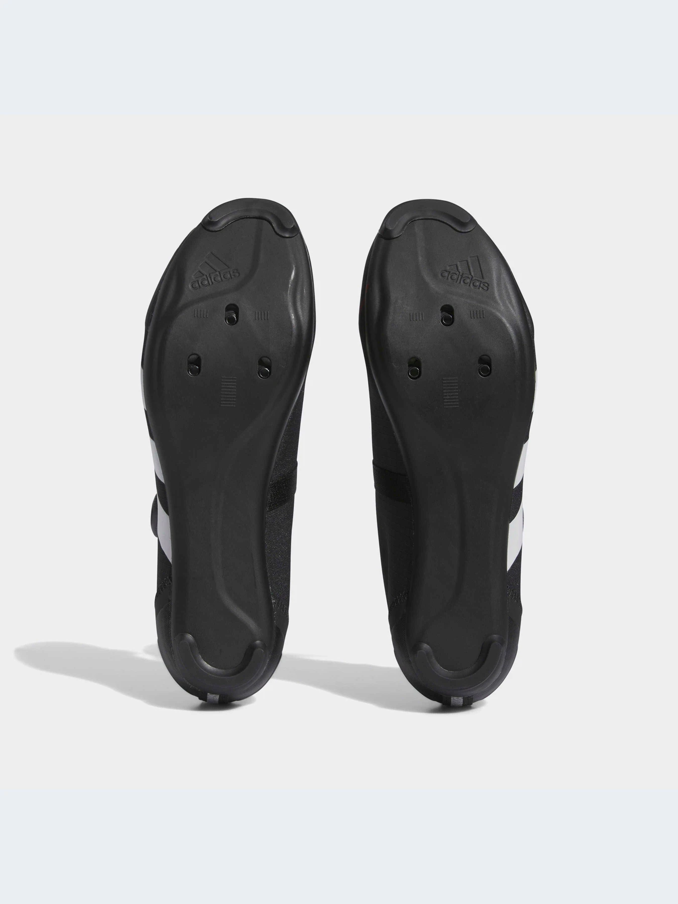 Кроссовки Adidas модель HQ6713 Кроссовки Adidas модель HQ6713 Фото