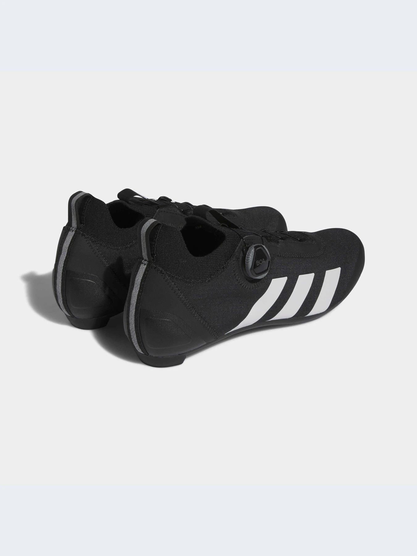 Кроссовки Adidas модель HQ6713 Кроссовки Adidas модель HQ6713 Фото