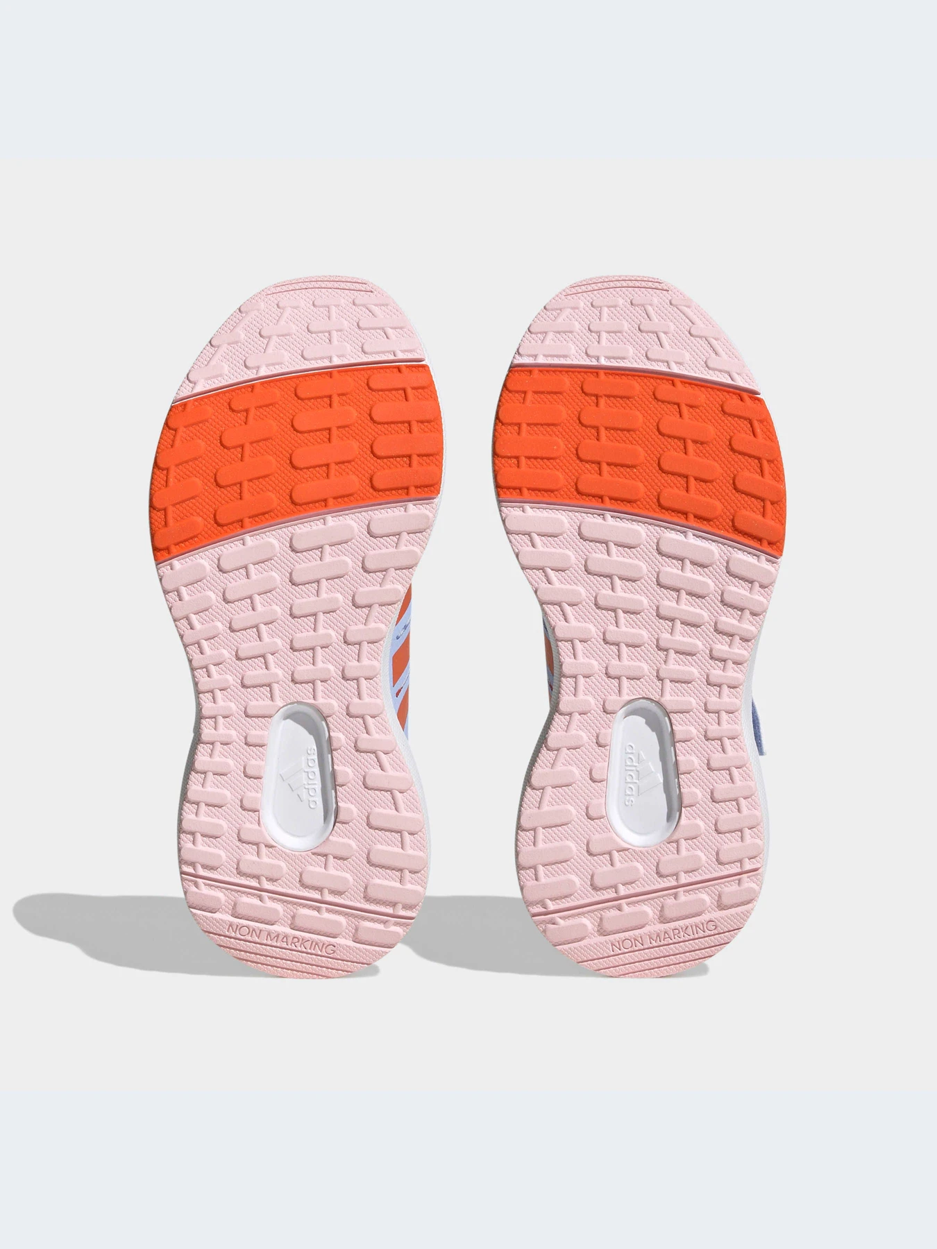Кроссовки Adidas модель HP8999 Кроссовки Adidas модель HP8999 Фото