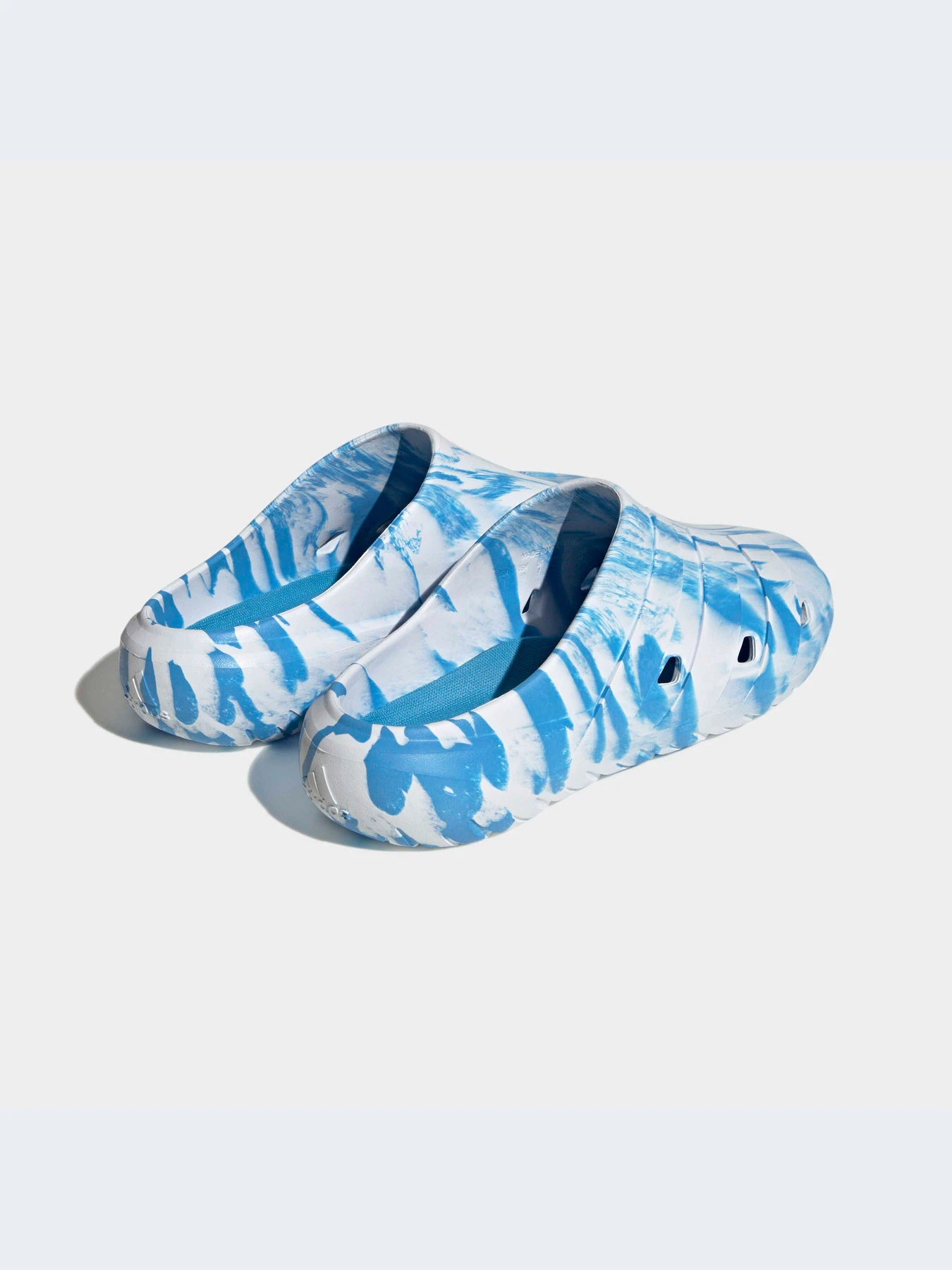 Шлёпанцы Adidas модель HP9414 Шлёпанцы Adidas модель HP9414 Фото