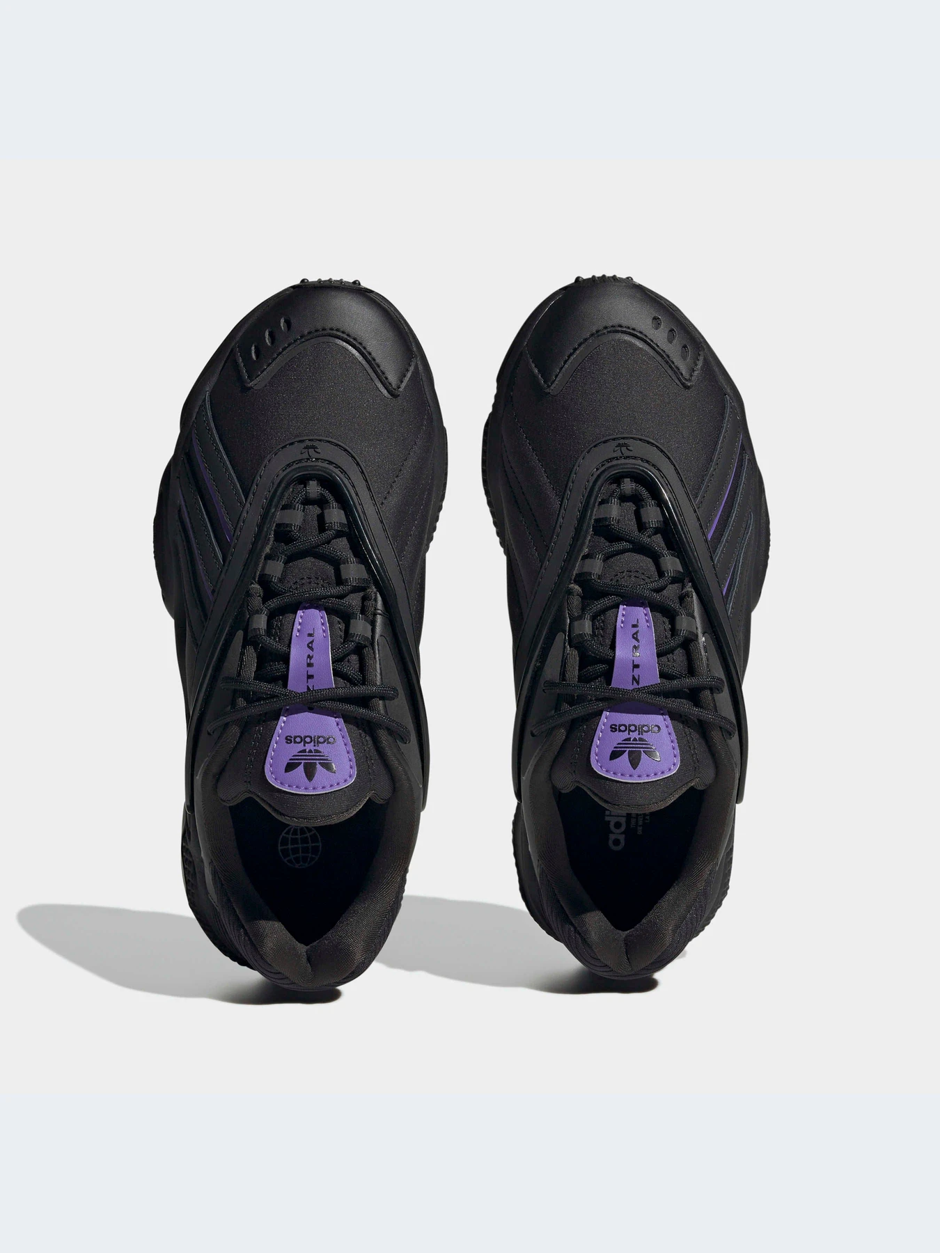 Кроссовки Adidas Ozweego модель HQ4473 Кроссовки Adidas Ozweego модель HQ4473 Фото